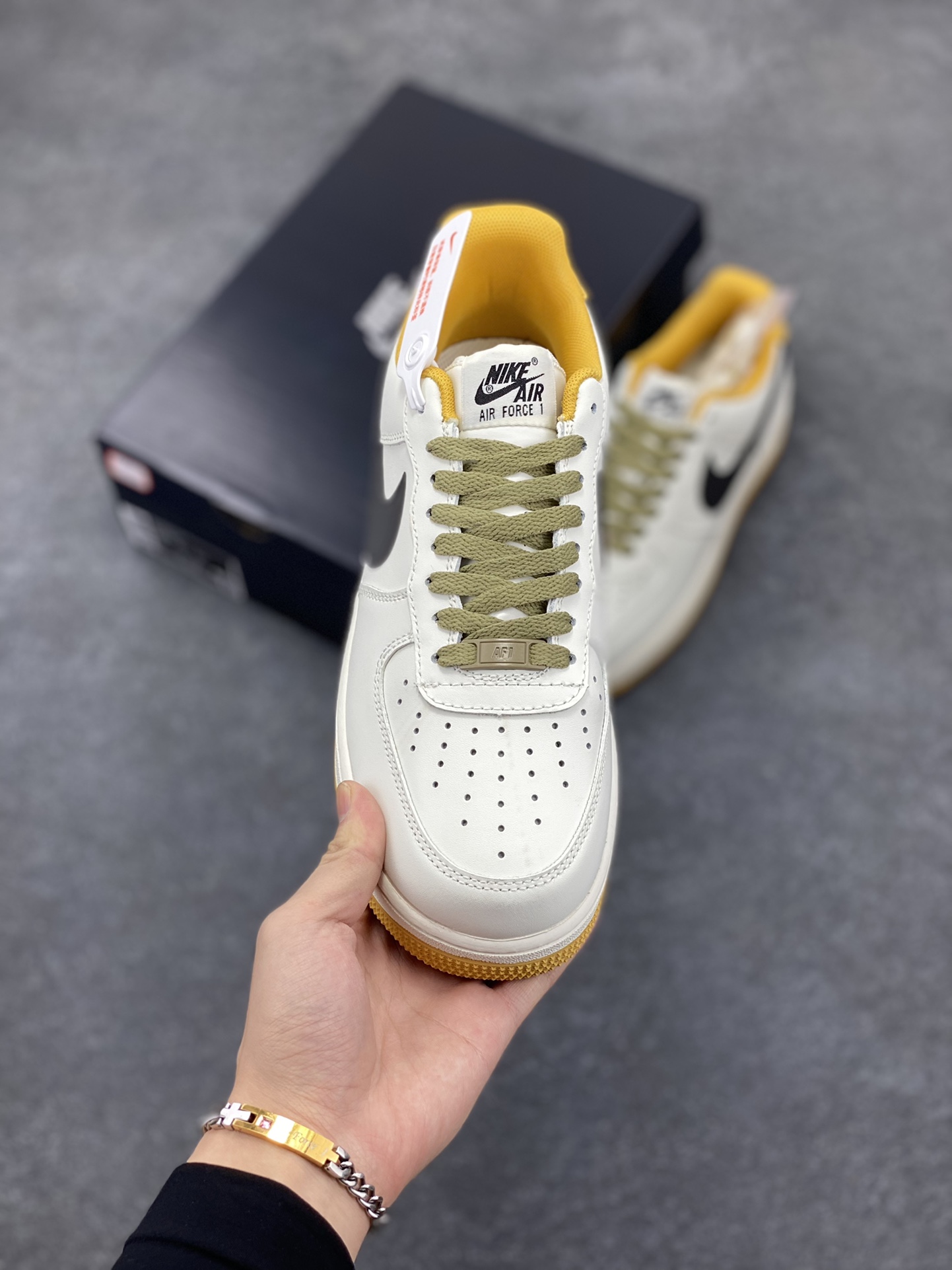 图片[2]-福利特价 Nike Air Force 1 Low \’07 “米黄绿”低帮空军一号休闲板鞋 定制皮料 3M反光 原楦原纸板 正品NFC感应芯片 纯正版型 清洁度完美 内置全掌气垫  货号：DD3063-066 尺码：36 36.5 37.5 38 38.5 39 40 40.5 41 42 42.5 43 44 44.5 45-选品中心