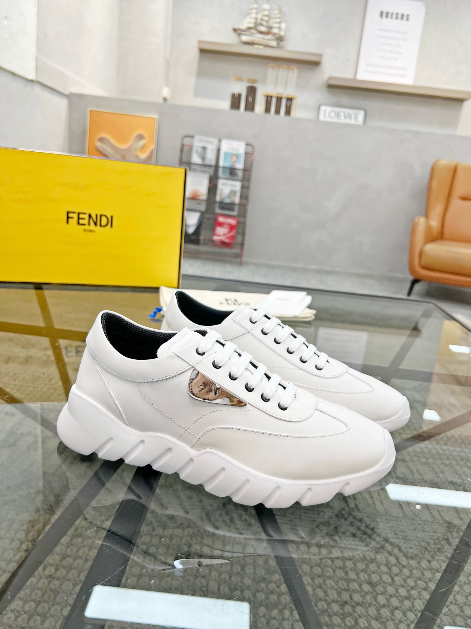 NO:221345,Brand FENDI color original color matching number 39-44 customized 38.45.46 Price Material new Fendi style boutique casual shoes Top purchasing agent men's super popular hot counter new original configuration, Italian imported original cowhide, classic appearance of male god domineering, imported mesh cloth inner mat, breathable and comfortable Sole original special supply original sole super comfortable, original order goods High quality, Fendi casual shoes, fendi, fendi, cowhide19860909品牌FENDI 颜色原版配色 码数39-44定做38.45.46 价格 材质芬迪新款 精品休闲鞋 顶级代购男士超人气爆款专柜新款 原厂配置、意大利进口原版牛皮,经典的外观男神霸气,进口网布内里垫,透气舒适 鞋底原厂特供原版底超级舒适,原厂跟单货 高品质,芬迪休闲鞋,fendi,fendi,cowhide,Men's shoes