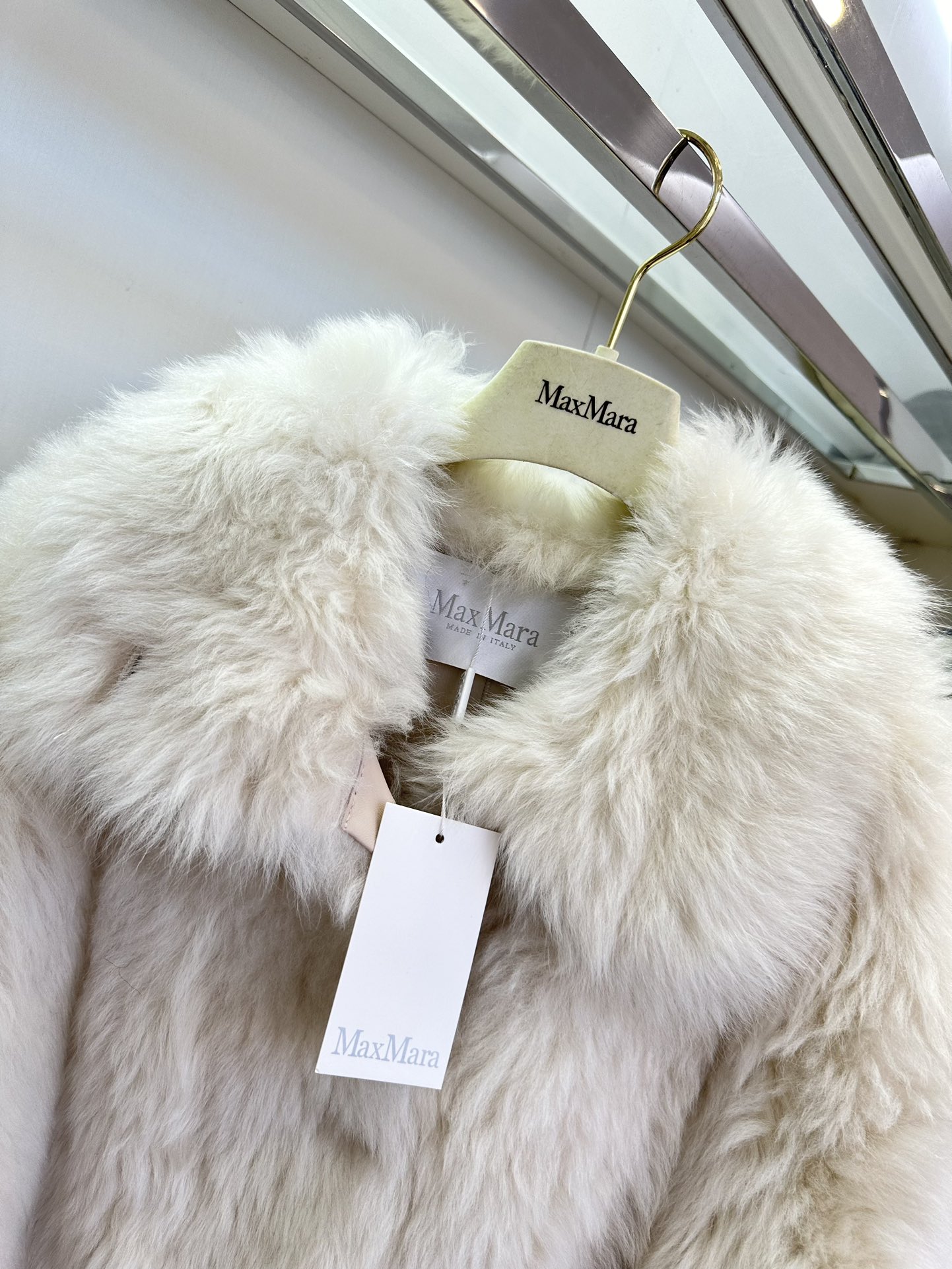 “Stylish One-Size Female Fur Coats with Dustproof Bags in Various Colors” - 图片 7