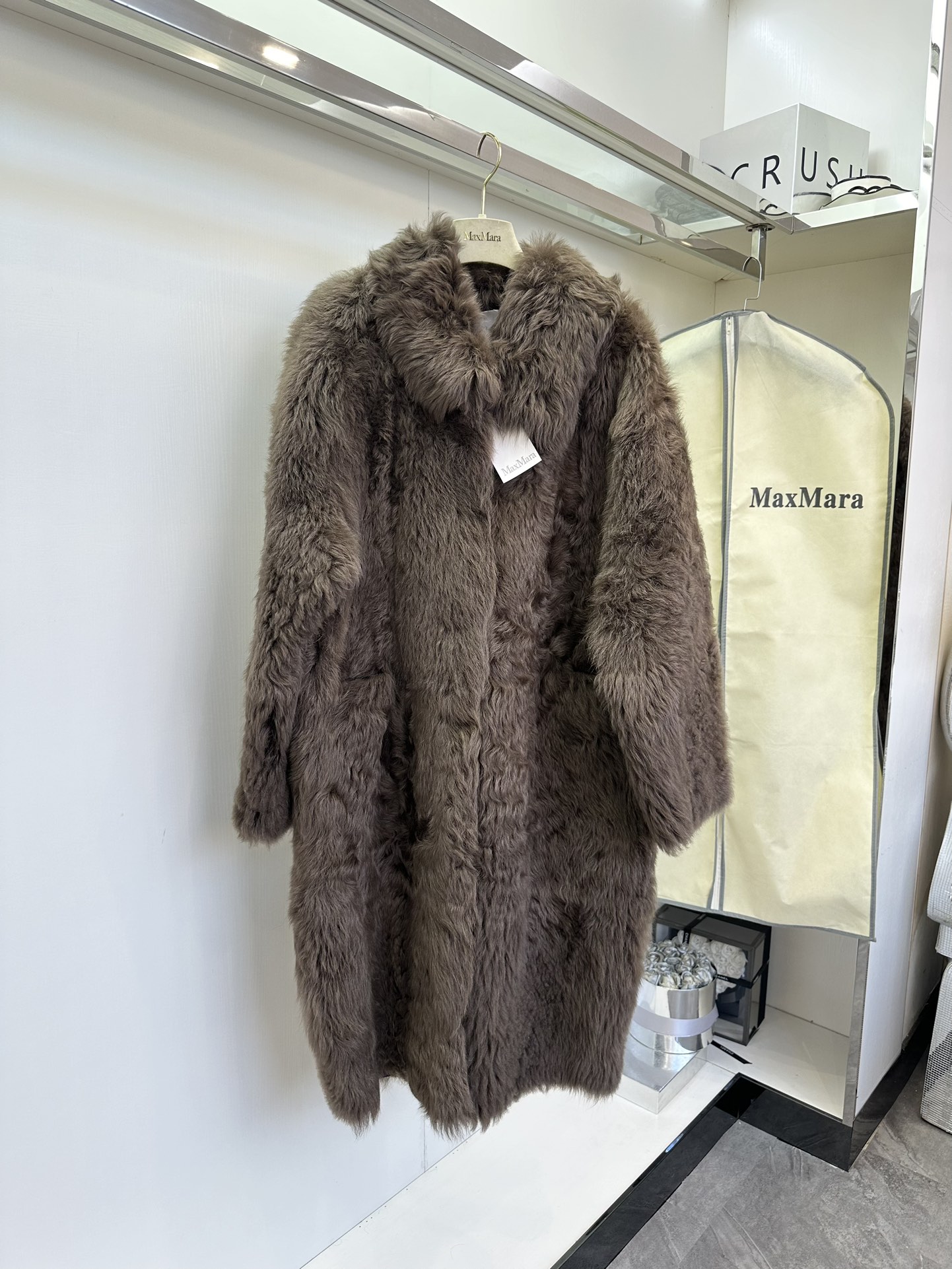 Stylish Winter Fur Coat for Women: P7291 One-size Female Suit with Dust-proof Bags - 图片 1