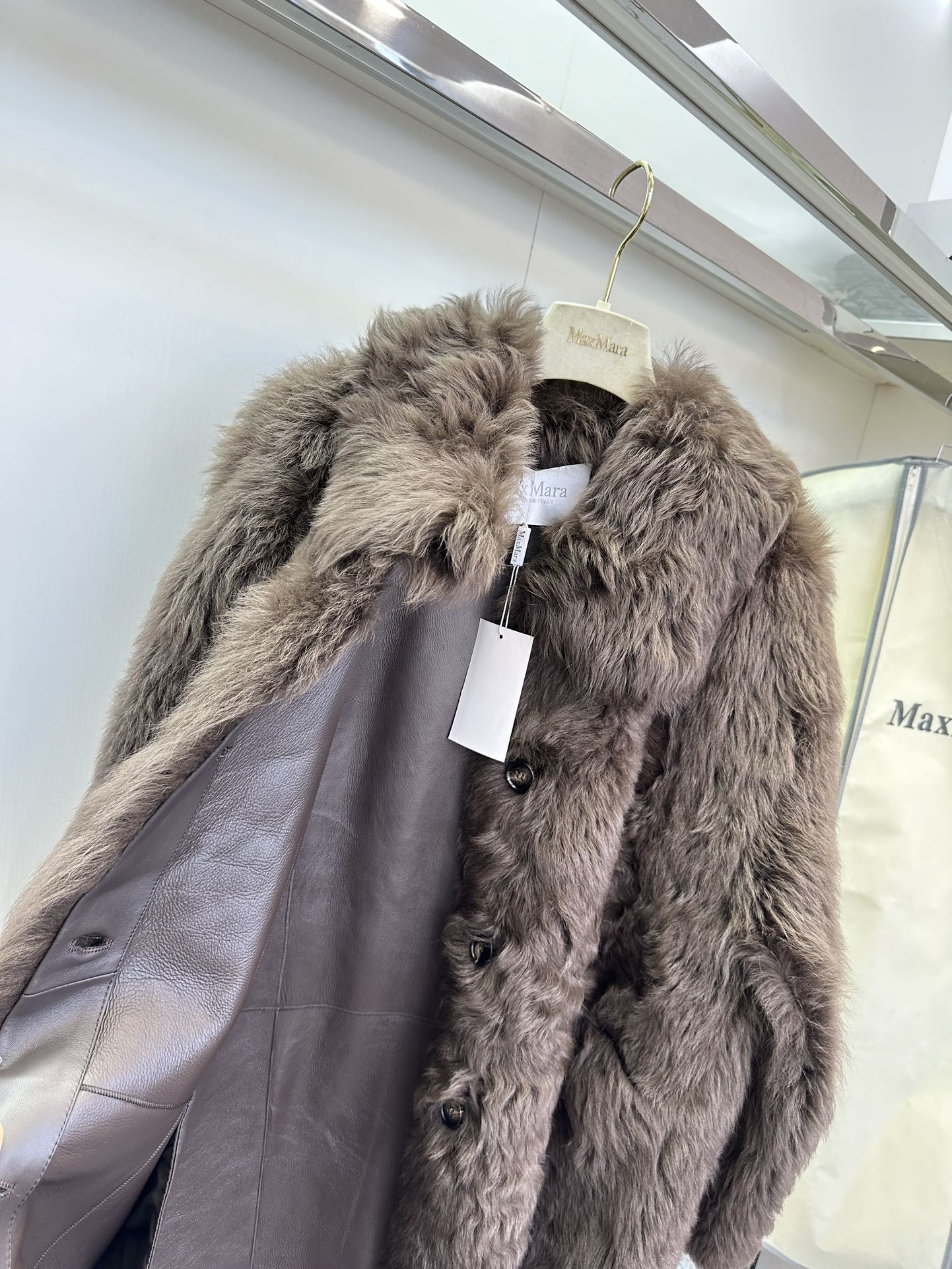 Stylish Winter Fur Coat for Women: P7291 One-size Female Suit with Dust-proof Bags - 图片 7