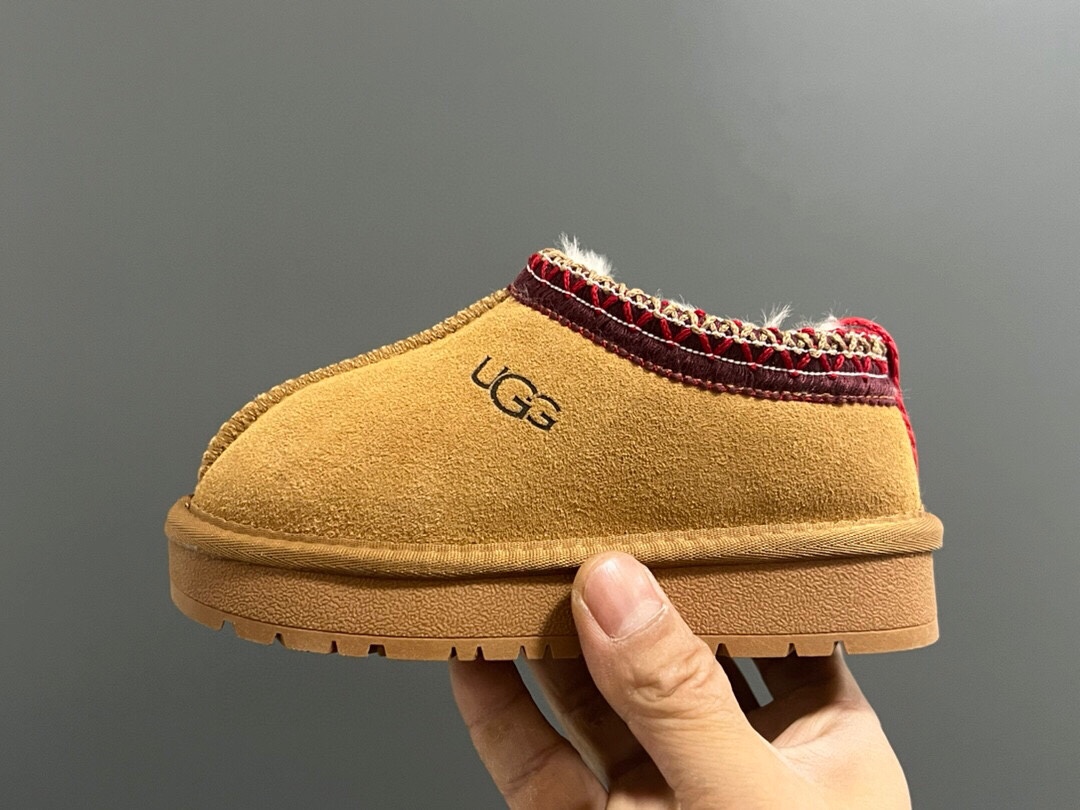 图片[6]-UGG民族风儿童低帮雪地靴 尺码：25-37码 经典UGG系列❄️ 民族风细节，质感满满💯 内里加绒加厚，保暖又舒适☁️ 橡胶耐克防滑大底，脚感超赞👍🏻-选品中心