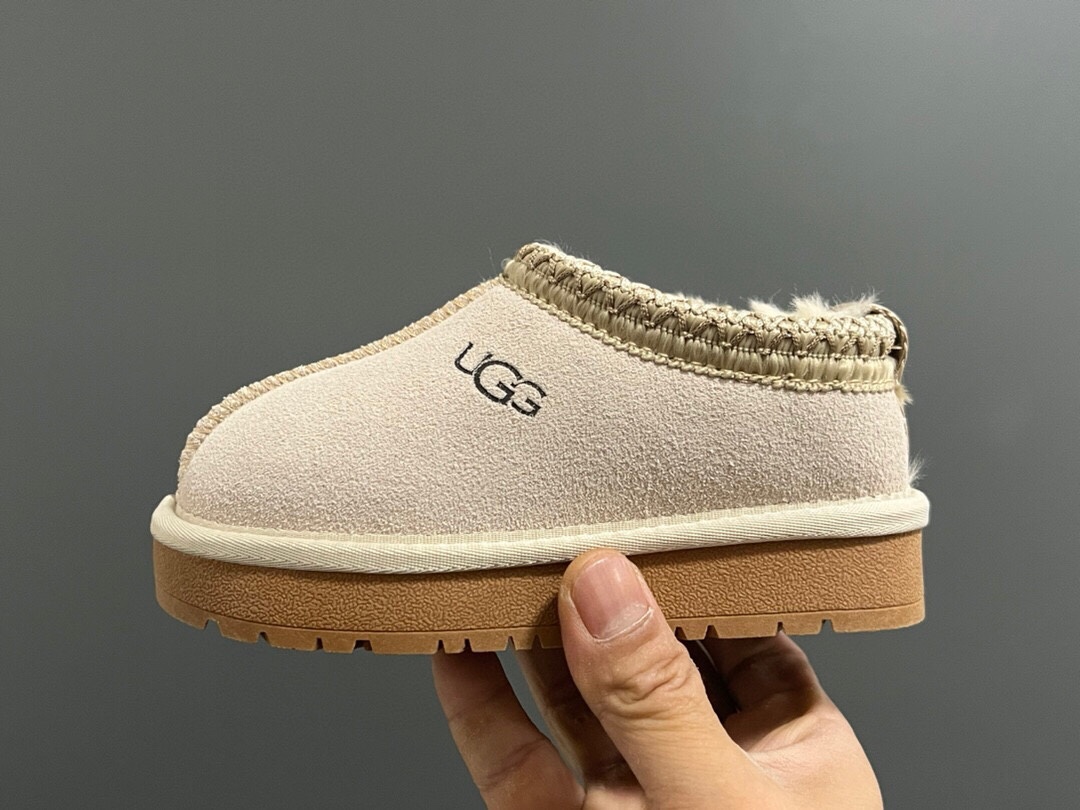 图片[8]-UGG民族风儿童低帮雪地靴 尺码：25-37码 经典UGG系列❄️ 民族风细节，质感满满💯 内里加绒加厚，保暖又舒适☁️ 橡胶耐克防滑大底，脚感超赞👍🏻-选品中心