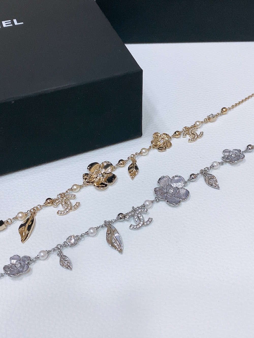 
chanel 24腰链 金属 树脂 人造珍珠与水钻  珍珠白与水晶 均码