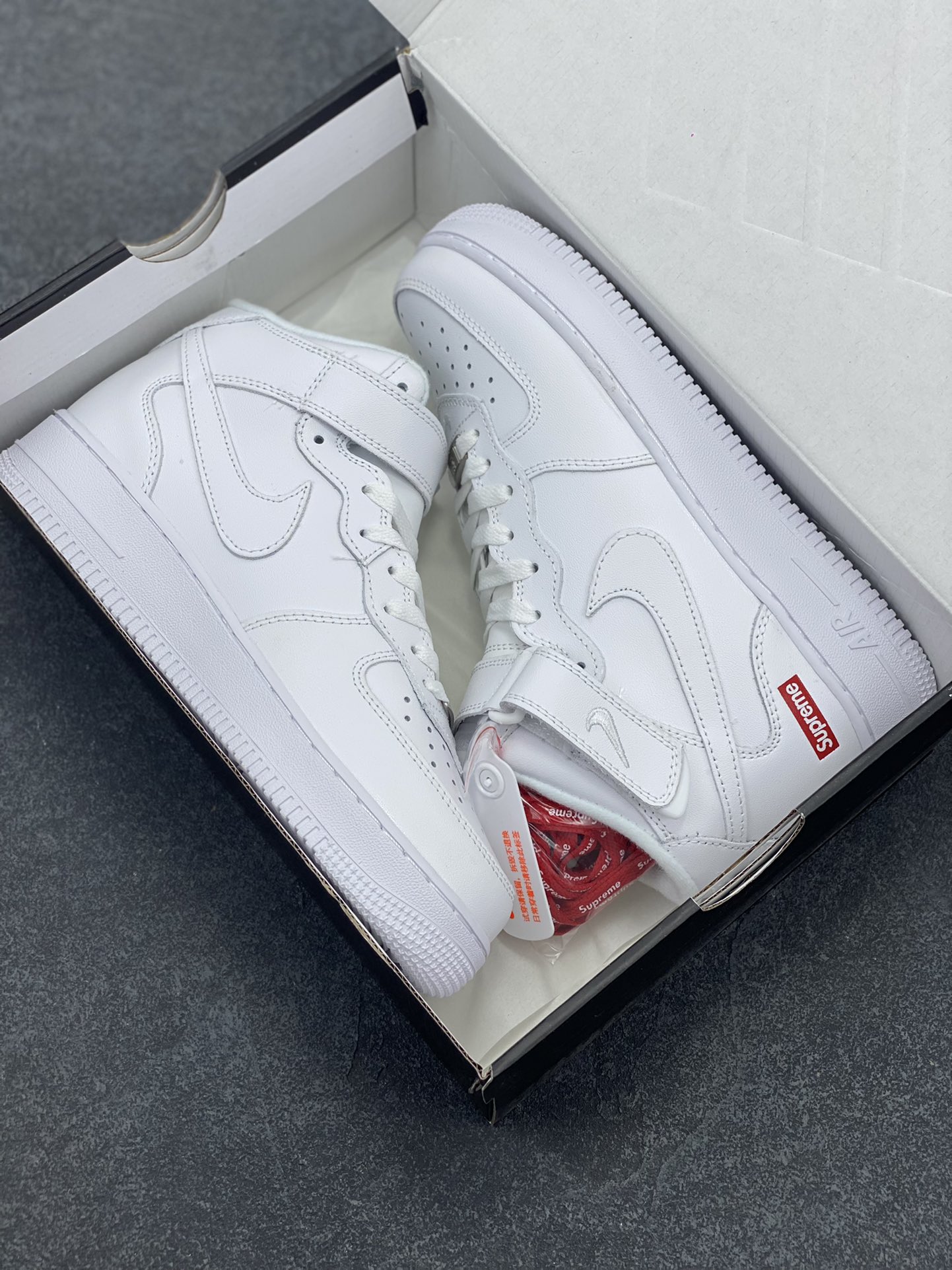 图片[9]-Air Force 1 Nike Low SUPERME联名 原楦头原纸板 打造纯正空军版型 专注外贸渠道 全掌内置蜂窝气垫 #原盒配件 原厂中底钢印、拉帮完美 货号：FZ8784-100 尺码：36 36.5 37.5 38 38.5 39 40 40.5 41 42 42.5 43 44 44.5 45-选品中心