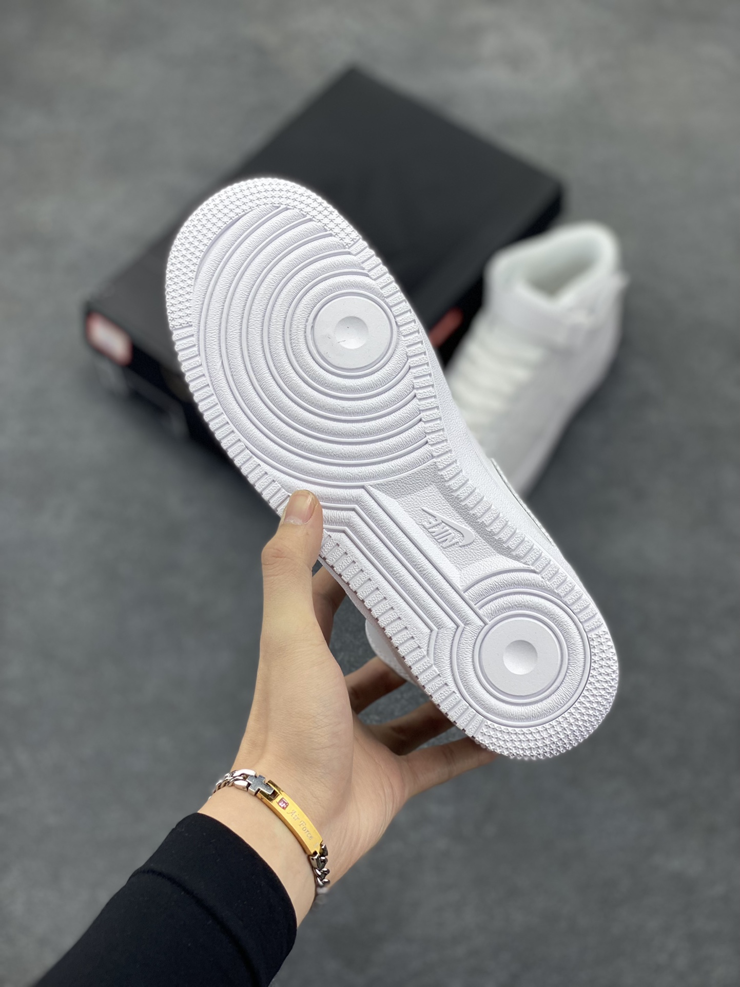 图片[5]-Air Force 1 Nike Low SUPERME联名 原楦头原纸板 打造纯正空军版型 专注外贸渠道 全掌内置蜂窝气垫 #原盒配件 原厂中底钢印、拉帮完美 货号：FZ8784-100 尺码：36 36.5 37.5 38 38.5 39 40 40.5 41 42 42.5 43 44 44.5 45-选品中心