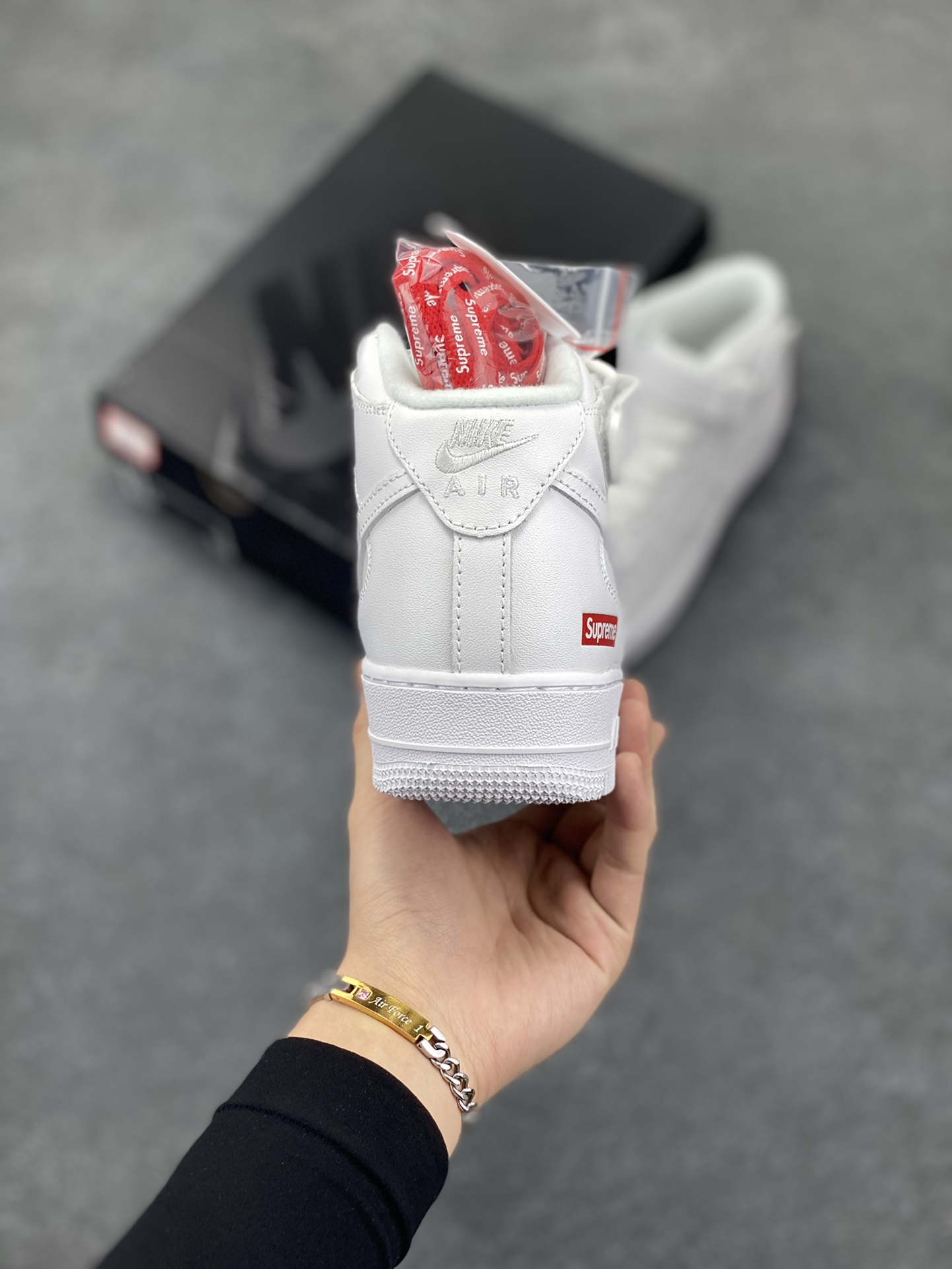 图片[4]-Air Force 1 Nike Low SUPERME联名 原楦头原纸板 打造纯正空军版型 专注外贸渠道 全掌内置蜂窝气垫 #原盒配件 原厂中底钢印、拉帮完美 货号：FZ8784-100 尺码：36 36.5 37.5 38 38.5 39 40 40.5 41 42 42.5 43 44 44.5 45-选品中心