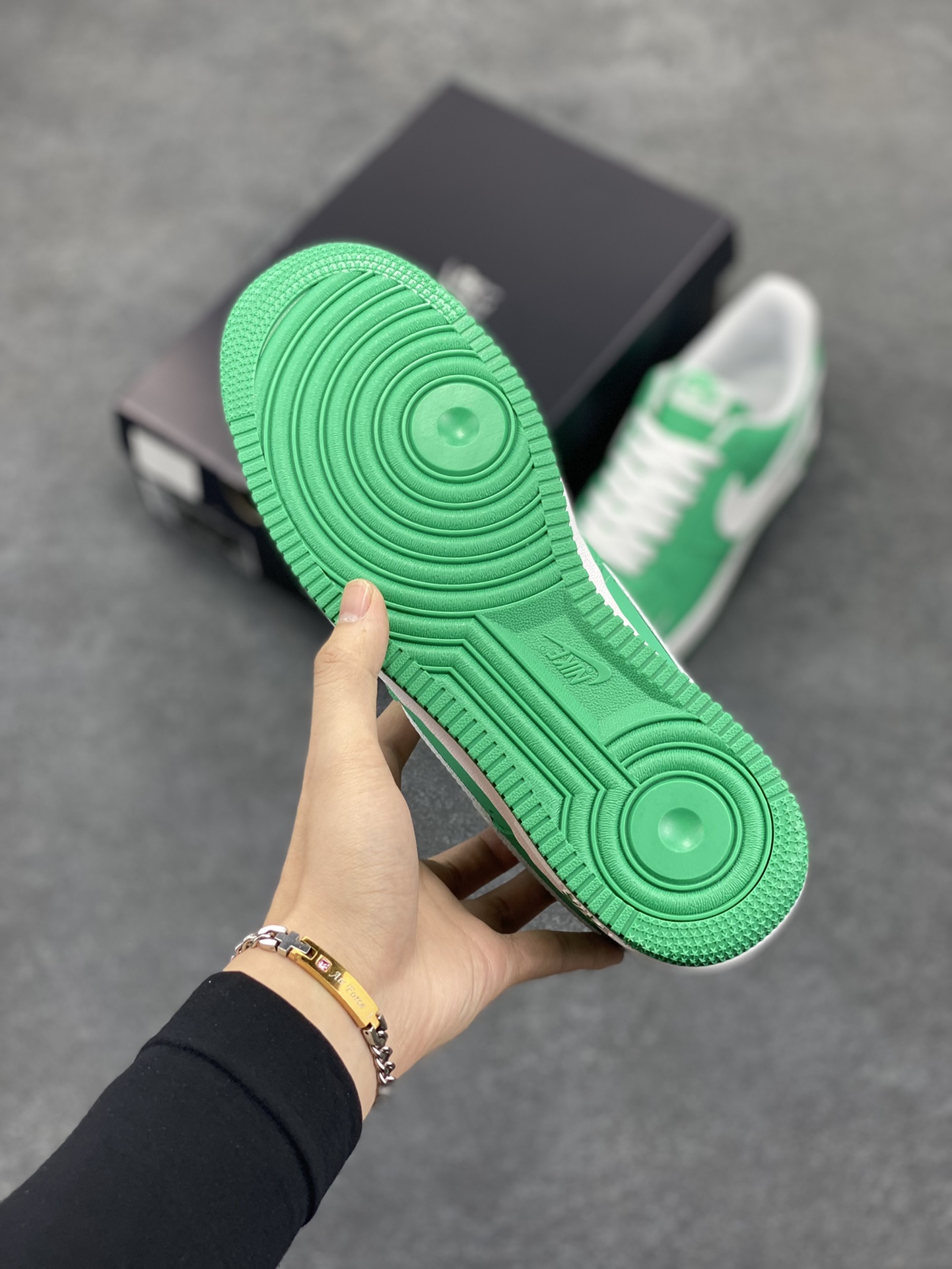 图片[5]-NIke Air Force 1 \’07 Low “青碧”空军一号 低帮 运动鞋 休闲鞋 折边针车 工艺难度大 原楦头原纸板 原装鞋盒 定制五金配件 内置全掌气垫 原厂鞋底 货号：315122-101 尺码：36 36.5 37.5 38 38.5 39 40 40.5 41 42 42.5 43 44 44.5 45-选品中心