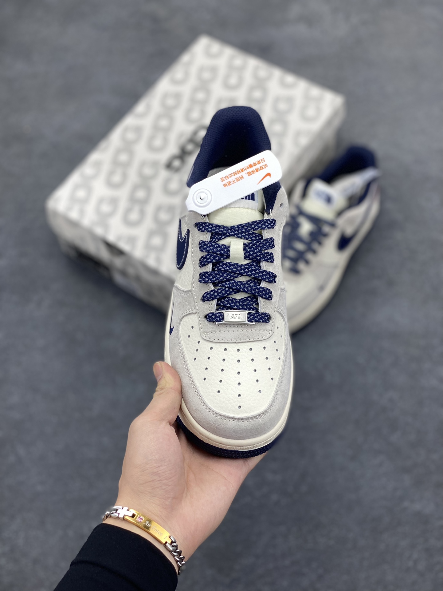 图片[2]-NIke Air Force 1 \’07 Low “Supreme北面联名–猪八深蓝”空军一号 低帮 运动鞋 休闲鞋 折边针车 工艺难度大 原楦头原纸板 原装鞋盒 定制五金配件 内置全掌气垫 原厂鞋底 货号：XZ6188-118 尺码：36 36.5 37.5 38 38.5 39 40 40.5 41 42 42.5 43 44 44.5 45-选品中心