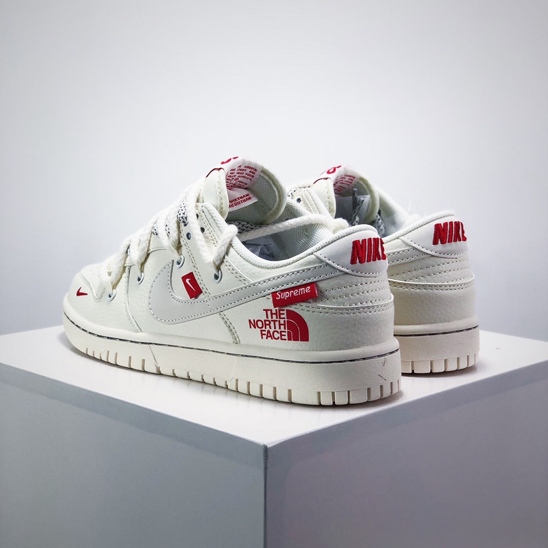 💰280
海外爆款限量发售！公司级 Nike SB Dunk Low“北面xSUPREME系列——绑带米黄白勾” 周年高端定制 低帮休闲板鞋 定制鞋盒 大厂纯原品质出货 超高清洁度 皮料切割干净无任何毛边 细节完美 
货号：YX5066-229
Size:36 36.5 37.5 38 36.5 39 40 40.5 41 42 42.5 43 44 44.5 45