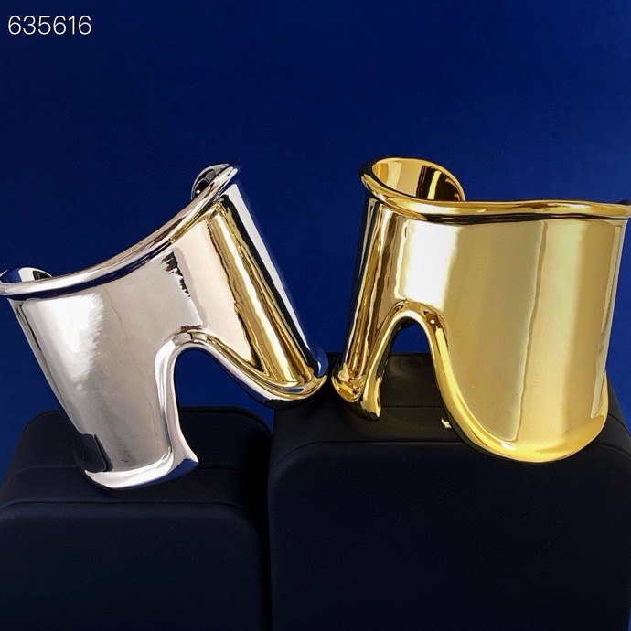 Tiffany & Co. TFN蒂芙妮Tiffany欧美 走秀款夸张金属光面手镯 Elsa Peretti系列开口手镯致敬自然之美