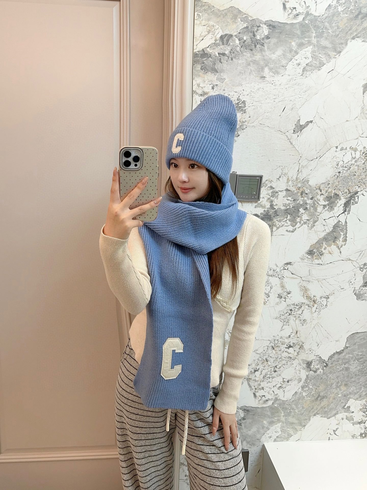 NO:217999,Celine CELINE Xiaohongshu hits, new classic suit hat on the official website!  Hat scarf!  Great feel!  It’s super comfortable~ You’re just a short set of hats this winter~ It’s warm and fashionable!  Welcome to choose!! Hat Fisherman's hat Baseball hat Knit hat, hat, celine, celine, espadrilles, hats19860909赛琳CELINE 小红书爆款,官网新品经典套装帽子！帽子围巾！手感一级棒！暖暖哒超级舒服～这个冬天你就差这么一套装帽子啦～又保暖又时尚！欢迎选择!!帽子渔夫帽棒球帽针织帽,帽子,celine,celine,espadrilles,hats,hat