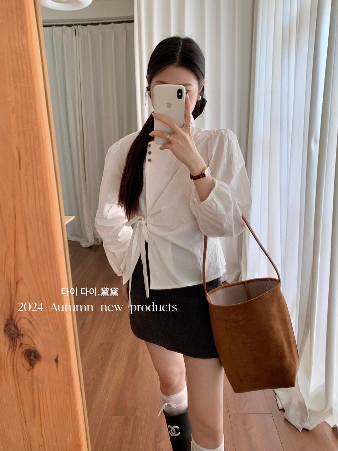 The Row Classic Handcrafted Luxury Leather Shoulder Bag Ref 3
