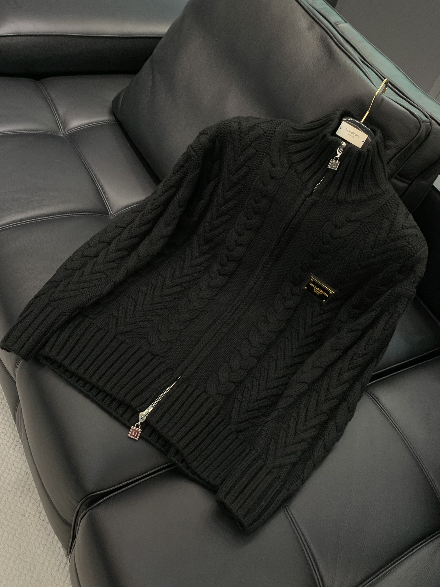 ，，DOLCE&GABBANA 杜嘉班纳，秋冬新品，专柜同步有售，原单狠货，时尚休闲针织开衫毛衣，采用进