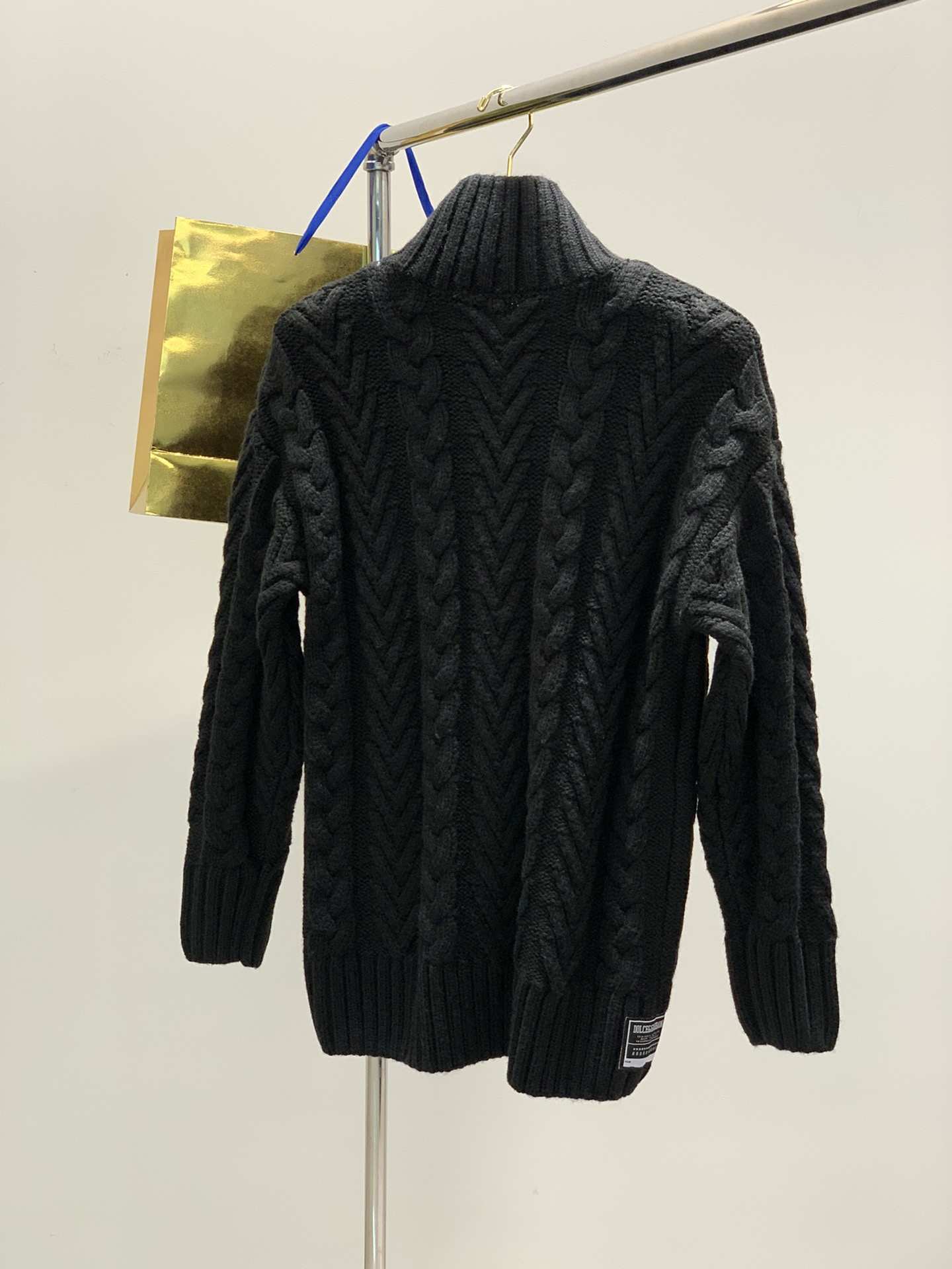 ，，DOLCE&GABBANA 杜嘉班纳，秋冬新品，专柜同步有售，原单狠货，时尚休闲针织开衫毛衣，采用进