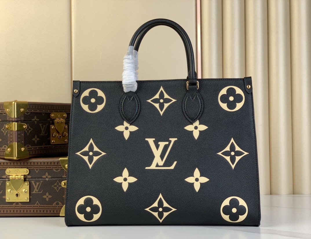 【OnTheGo MM 手袋】M45595 黑色 (压花丝印)

作为航海系列的一部分，Monogram