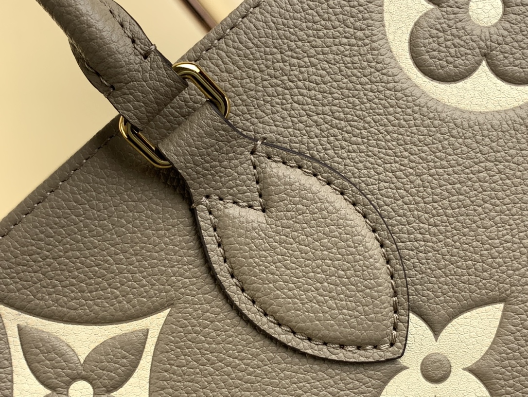 【OnTheGo MM 手袋】M45595 灰色 (压花丝印)

作为航海系列的一部分，Monogram