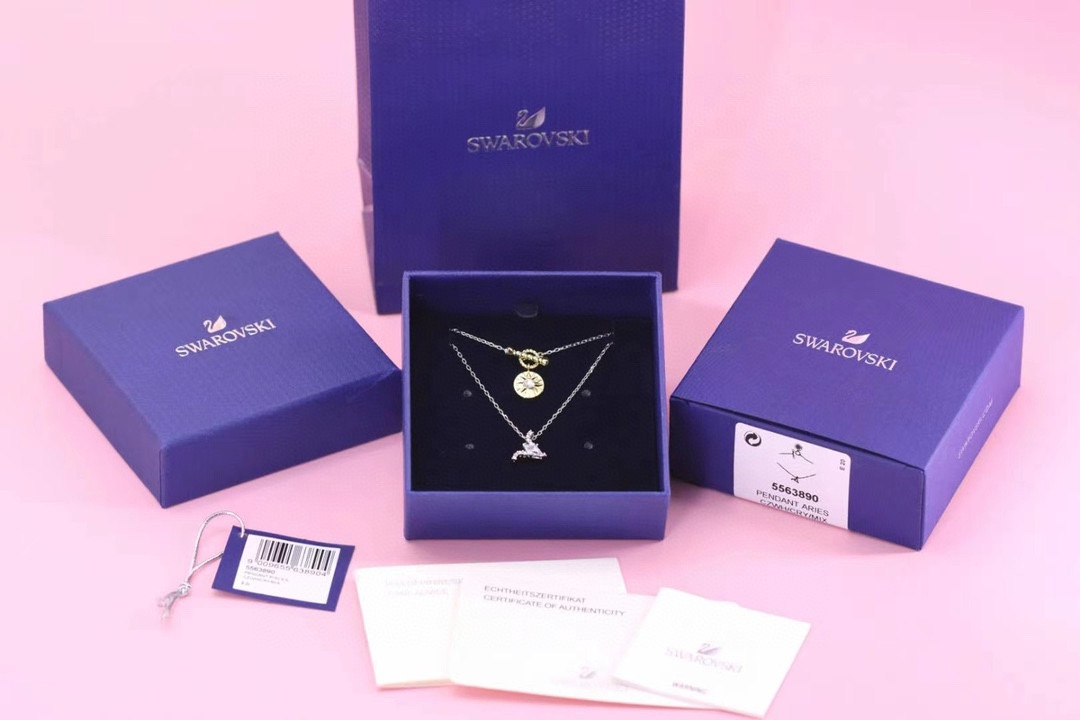  Swarovski 十二星座 锁骨项链

挑选属于你的星座，在星座符号上镶嵌细致的施华洛世奇水晶，搭配