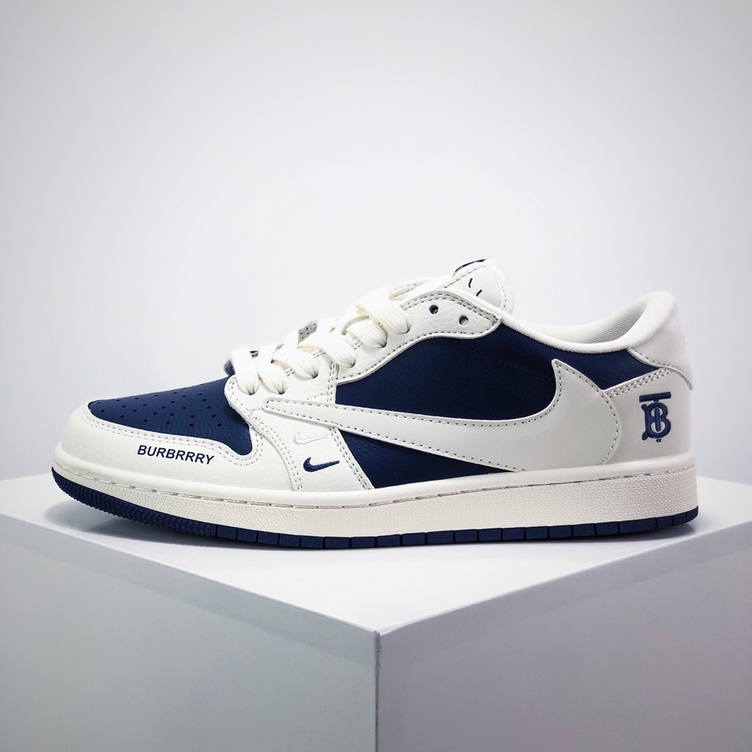 Travis Scott x Fragment Design x Air Jordan 1 Low OG SP AJ1 巴宝莉联名-米白海军蓝 低帮文化休闲板鞋 BB6588-312 #多方联名合作融合了Travis Scott 独特的音乐风格,藤原浩个性的设计风格以及Jordan品牌的经典元素 使其成为一双具有独特身份和价值的鞋子 清新而立体的外观加上联名标识更突出了其独特身份 这种配色方案显示出活力和时尚感 在视觉上引人注目 鞋身的质感和细腻的细节处理使其显得高端而格调十足 这款“倒钩”联名是设计与创意完美结合 融合多方的个性风格是一款备受瞩目的潮流鞋款