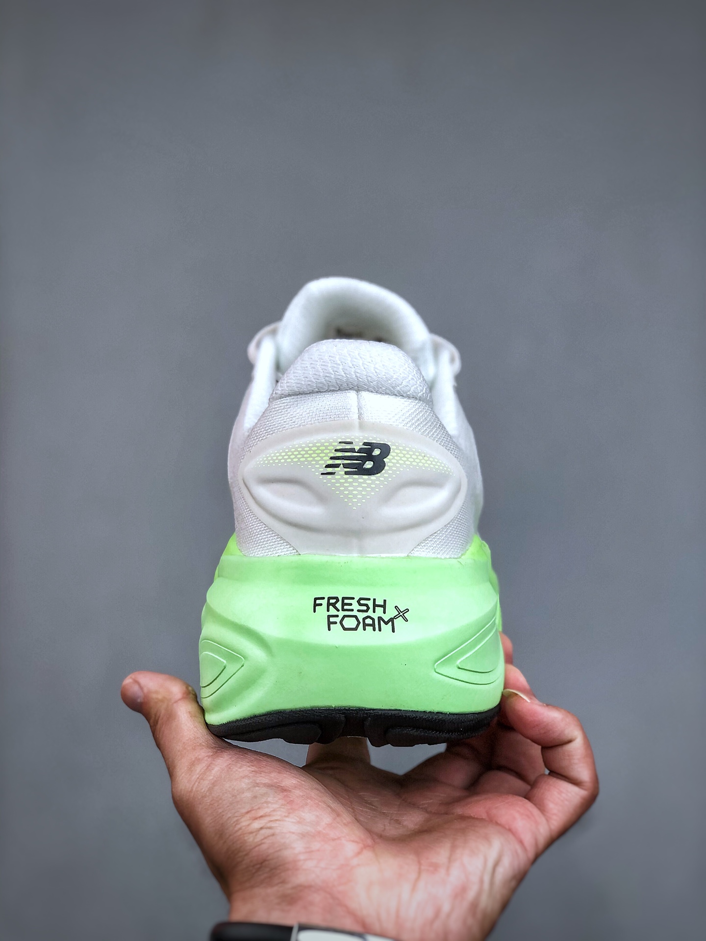 💰280K  New Balance Fresh Foam More Trail NB复古低帮透气轻便跑步鞋  货号MMORLG6
尺码：36-45（半）