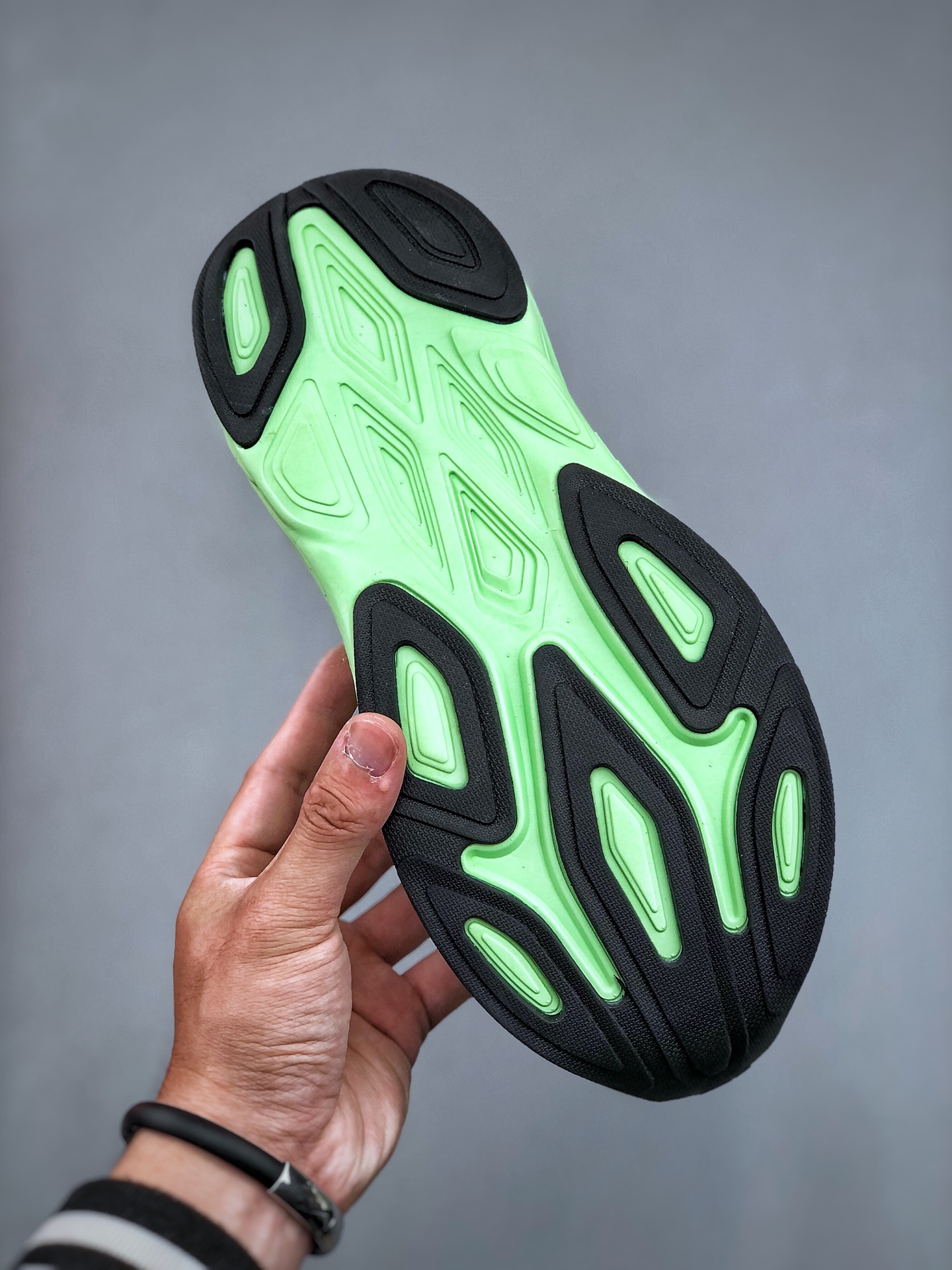 💰280K  New Balance Fresh Foam More Trail NB复古低帮透气轻便跑步鞋  货号MMORLG6
尺码：36-45（半）