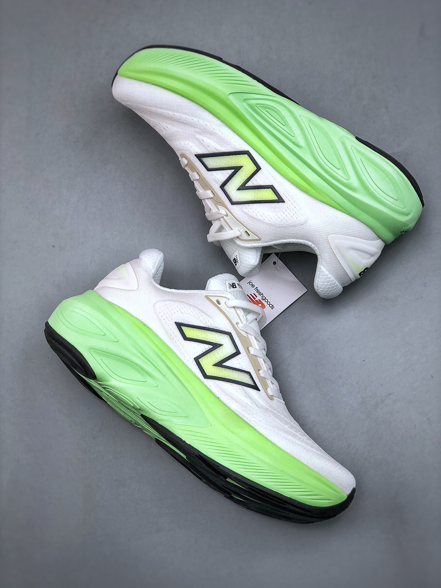 💰280K  New Balance Fresh Foam More Trail NB复古低帮透气轻便跑步鞋  货号MMORLG6
尺码：36-45（半）