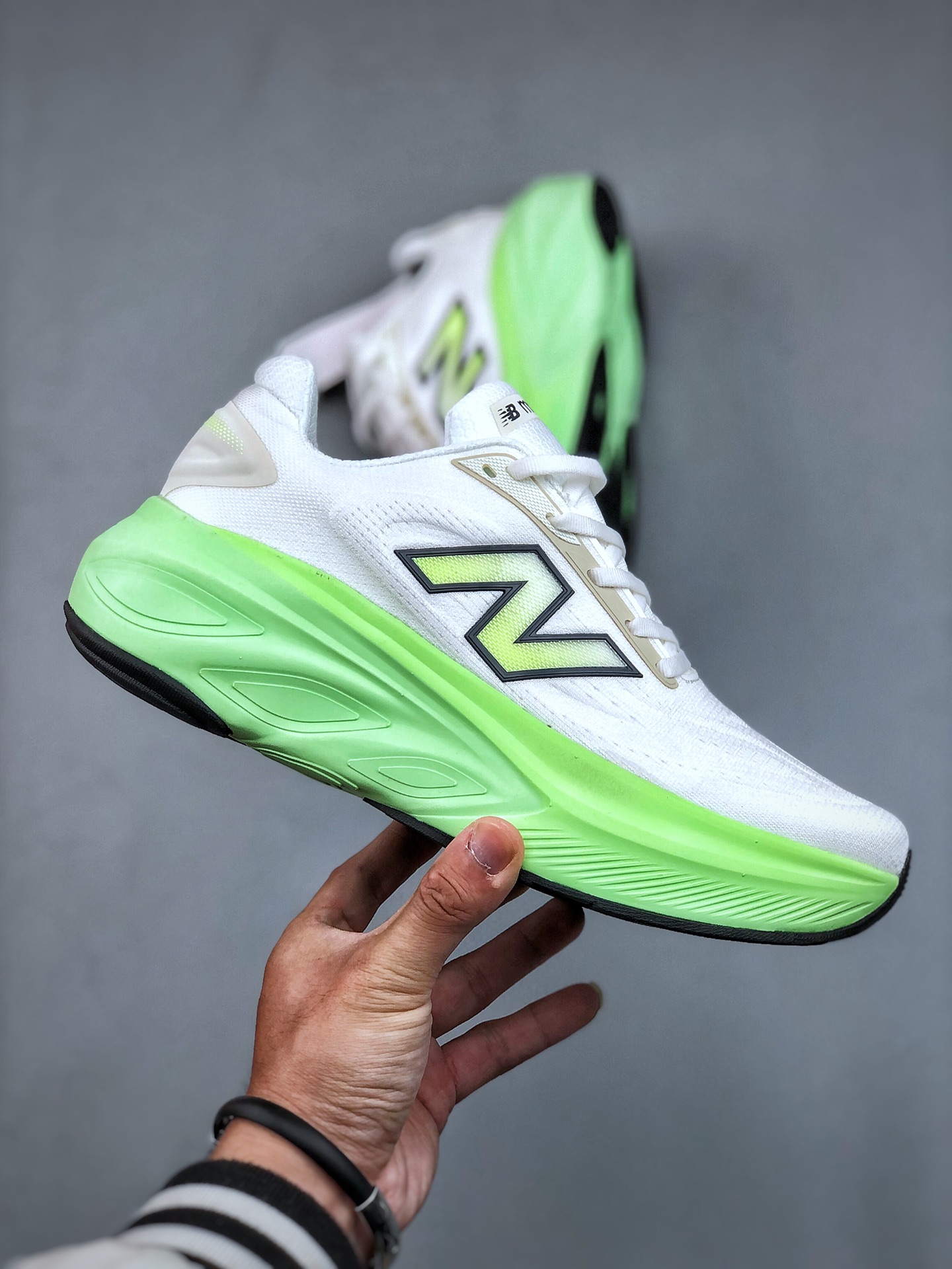 💰280K  New Balance Fresh Foam More Trail NB复古低帮透气轻便跑步鞋  货号MMORLG6
尺码：36-45（半）