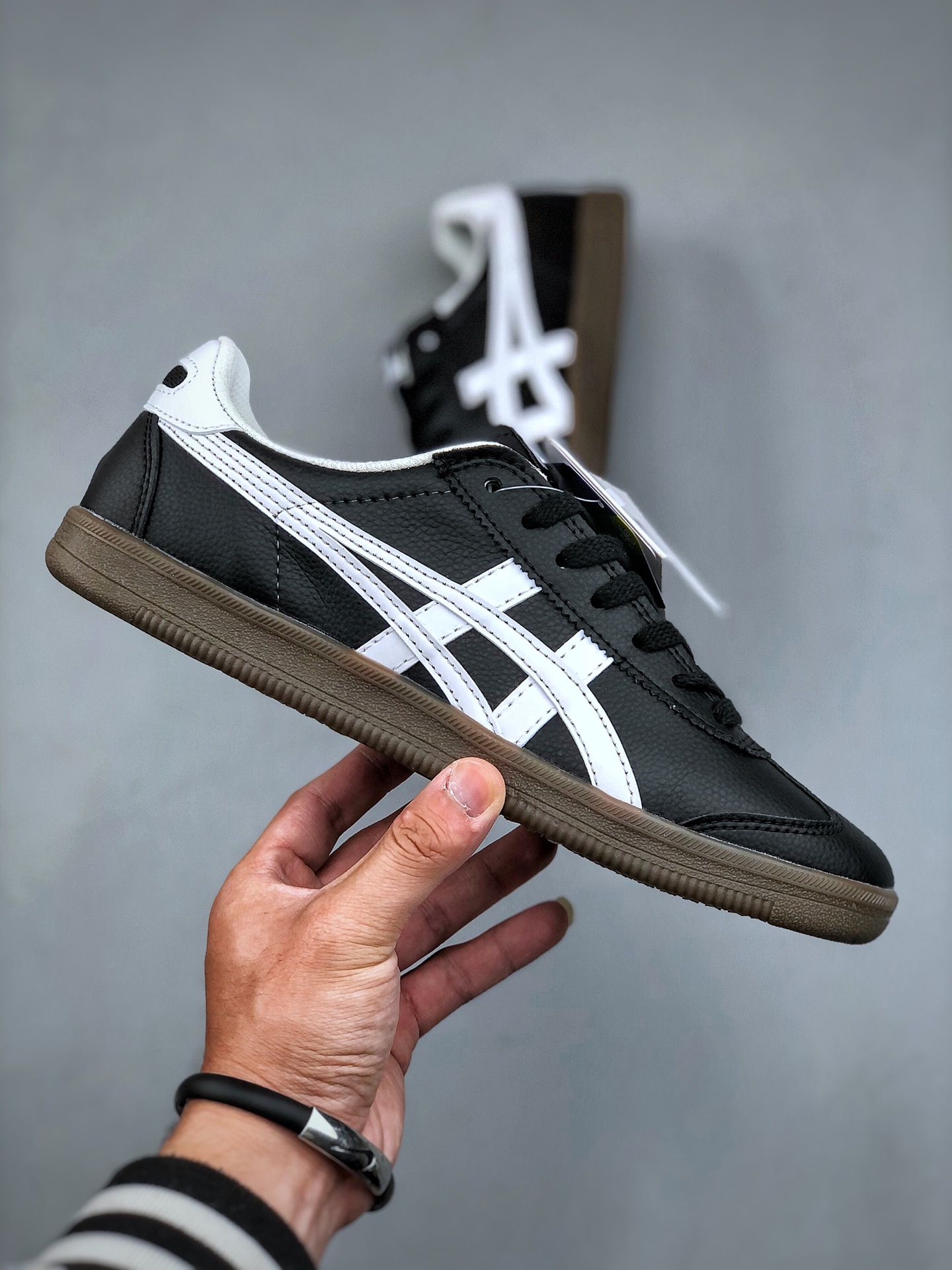 Onitsuka Tiger Tokuten 复古低帮休闲跑鞋 TOKUTEN的灵感来源于80年代的室内用鞋 T-TOE前足补强设计 4