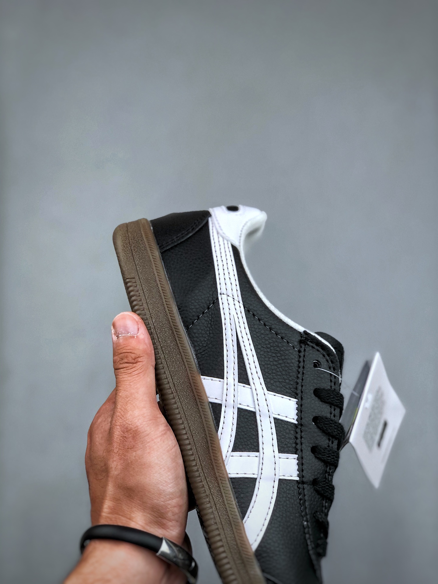 Onitsuka Tiger Tokuten 复古低帮休闲跑鞋 TOKUTEN的灵感来源于80年代的室内用鞋 T-TOE前足补强设计 6
