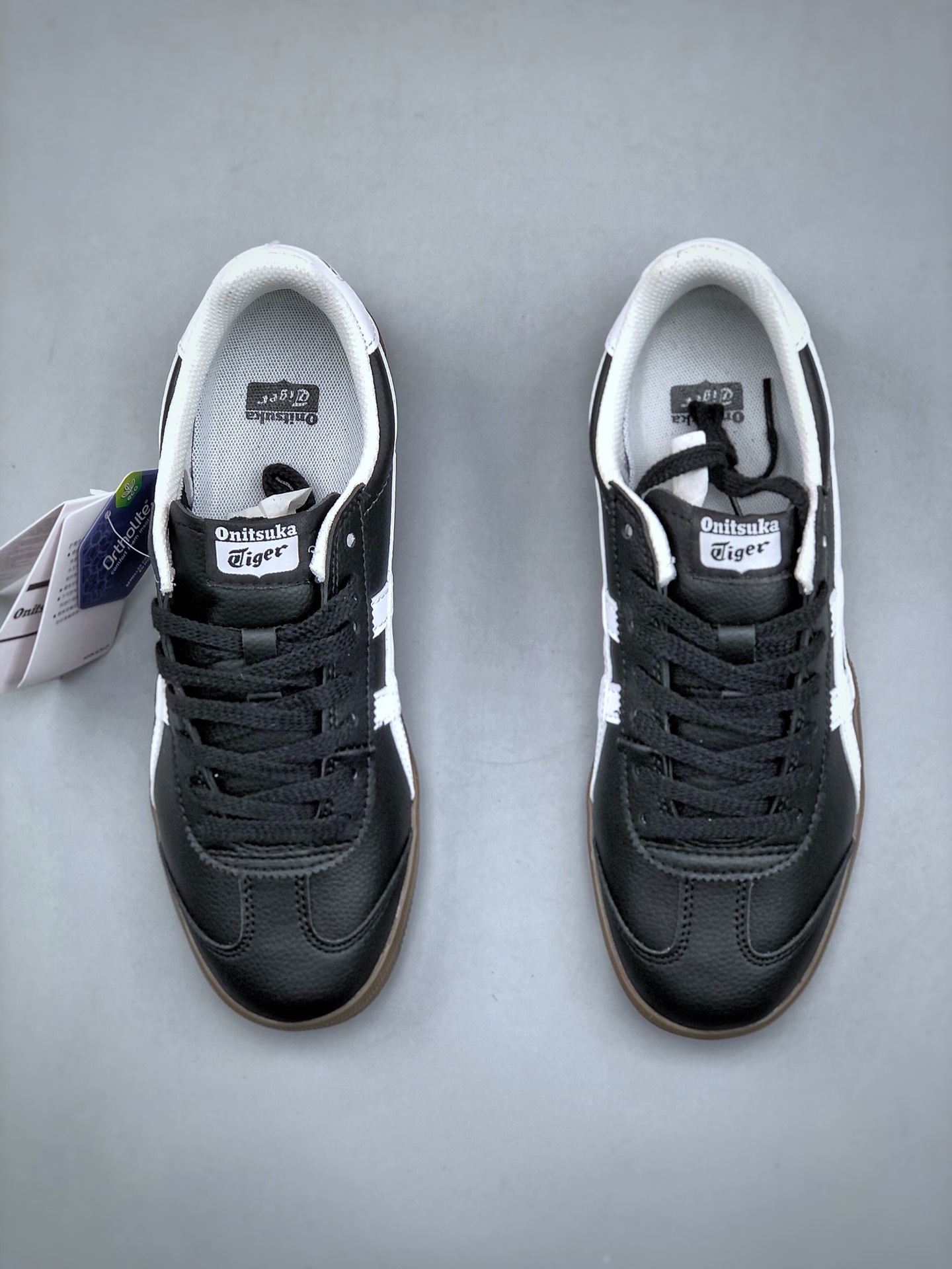 Onitsuka Tiger Tokuten 复古低帮休闲跑鞋 TOKUTEN的灵感来源于80年代的室内用鞋 T-TOE前足补强设计 5