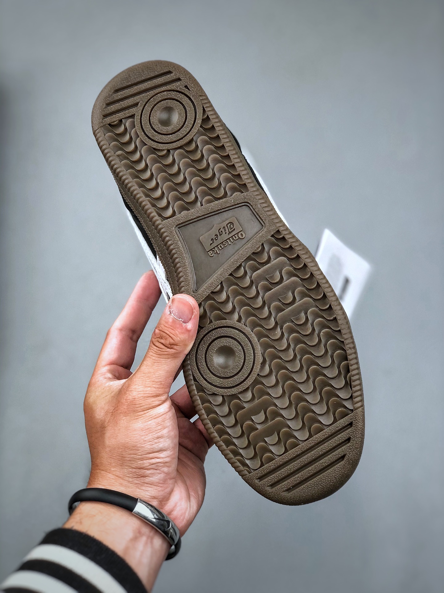 Onitsuka Tiger Tokuten 复古低帮休闲跑鞋 TOKUTEN的灵感来源于80年代的室内用鞋 T-TOE前足补强设计 8