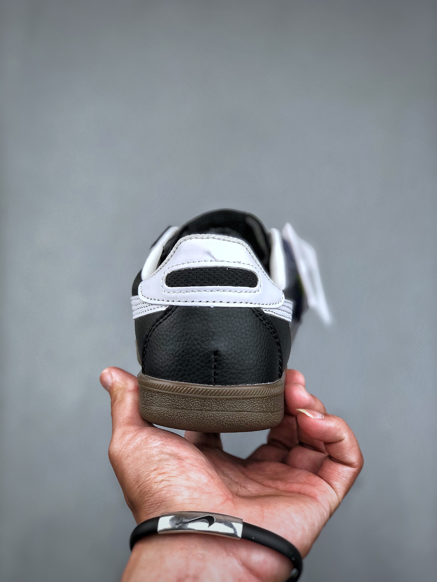 Onitsuka Tiger Tokuten 复古低帮休闲跑鞋 TOKUTEN的灵感来源于80年代的室内用鞋 T-TOE前足补强设计 7