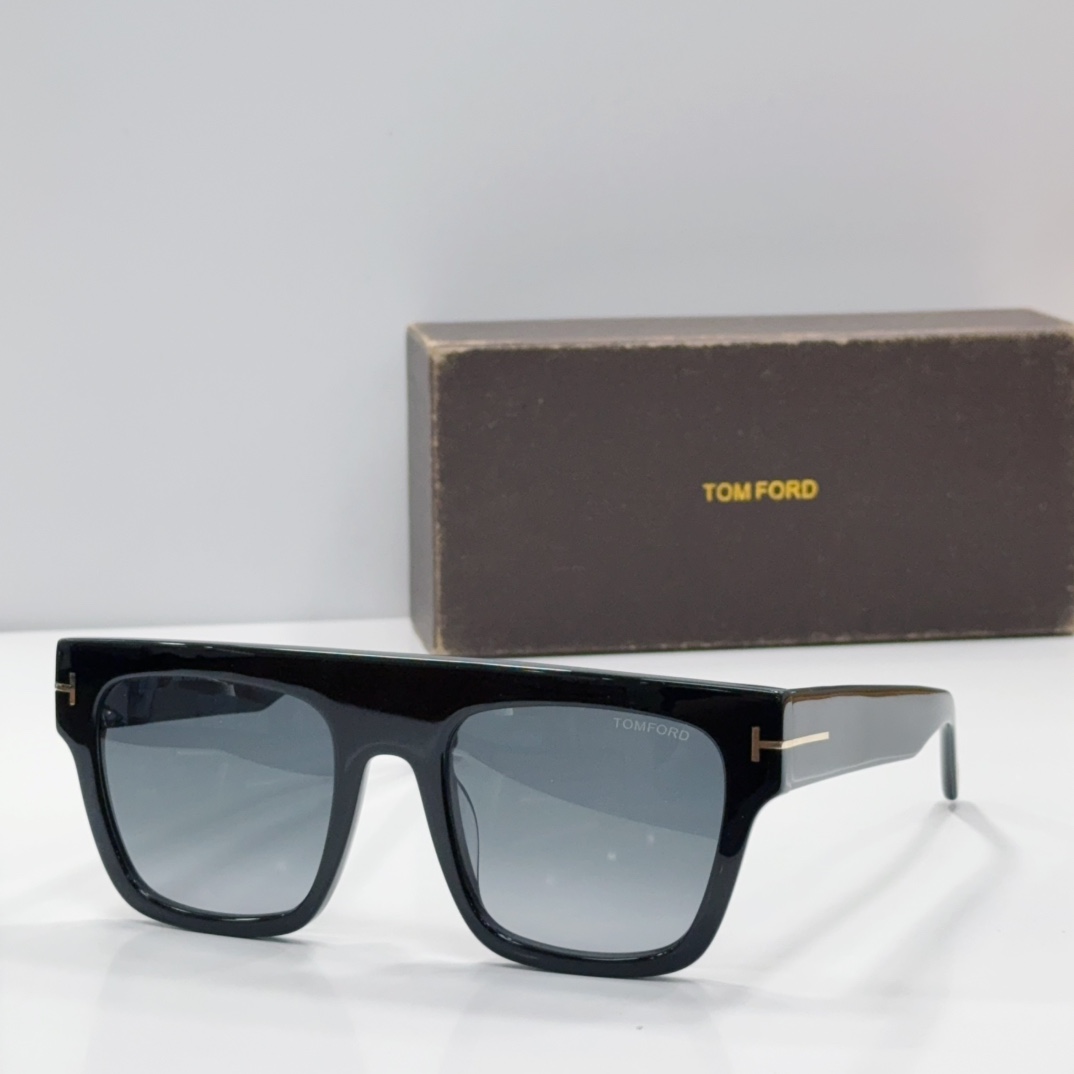 TOM FORD FT0847 板材 方款 太阳镜