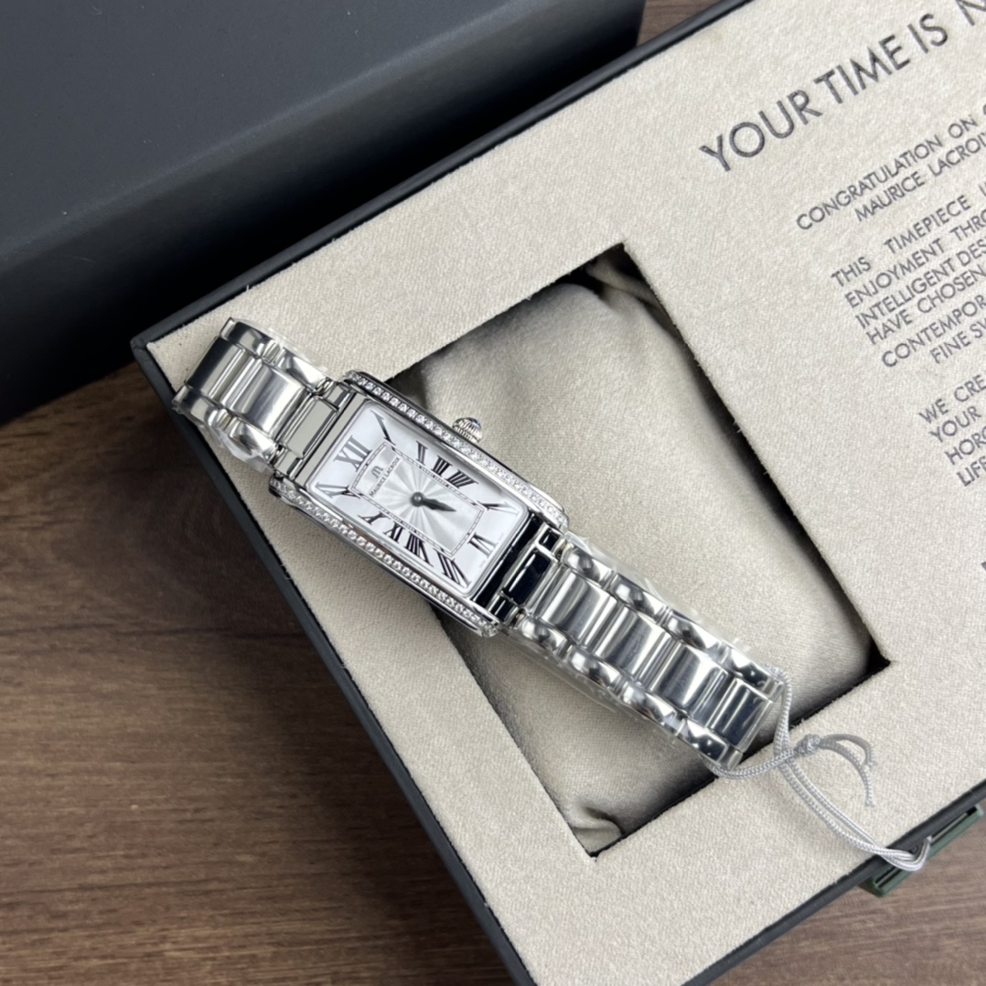 NO:387469,MAURICE LACROIC Aimee FlABA series pure raw quartz women's watch, scarce resources, good goods are not afraid of waiting!  The top highlight technology is definitely not something that ordinary small workshops can produce!  OEM channels flow out, fidelity!  It is picked up when you buy this price. It supports disassembly inspection and comparison of any professional organization. It is equipped with an original Swiss quartz movement, with a watch diameter of 39*20.9mm, and a 54 diamonds inlaid with the ring mouth, which is high-end and atmospheric!  904L stainless steel case strap, curved sapphire crystal anti-glare mirror, 50-meter daily waterproof, full packaging with tote bag!  ,,aikon19860909批 MAURICE LACROIC 艾美FlABA系列纯原石英女表,稀缺资源,好货不怕等！顶级高光工艺,绝非普通小作坊可以生产的！代工厂渠道流出,保真！这个价格买到就是捡到,支持任何专业机构的拆机验货和各路对比,搭载原装瑞士石英机芯,表径39*20.9mm,圈口镶嵌54颗钻石,高端大气！904L不锈钢表壳表带、弧形蓝宝石水晶防眩表镜,50米生活防水,全套包装配手提袋！,,aikon,Watch