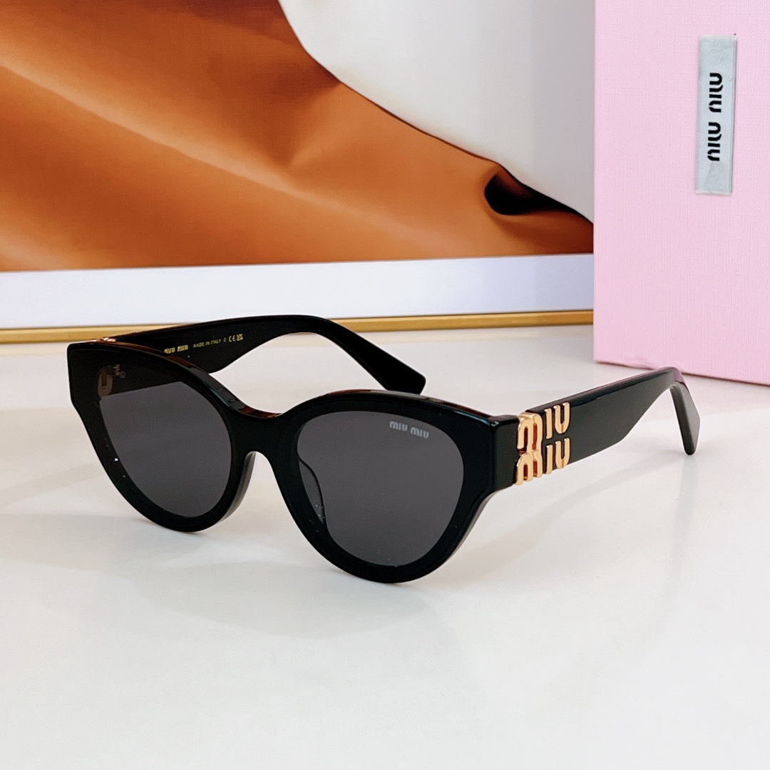 MIUMIUMOD:MU104AVSIZE:63-15-138