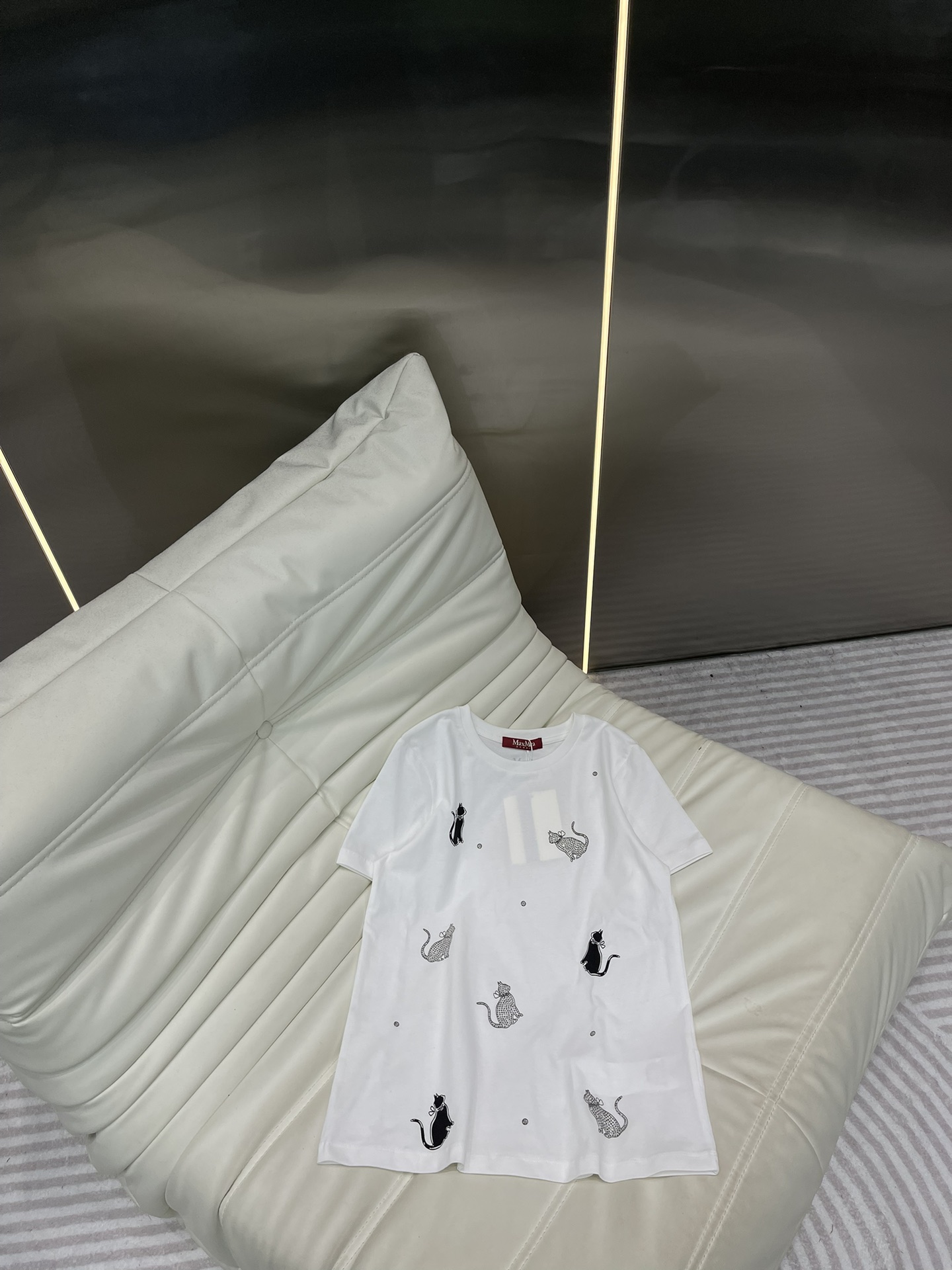 NO:315459,Max*Mara 2025 new women's print knitted diamond printed T-shirt. Size: S.M., tees, t-shirt, alexander wang19860909Max*Mara 2025新品女装印花针织烫钻印花T恤 码数:S.M.,,tees，t-shirt,alexander wang,Women's clothing