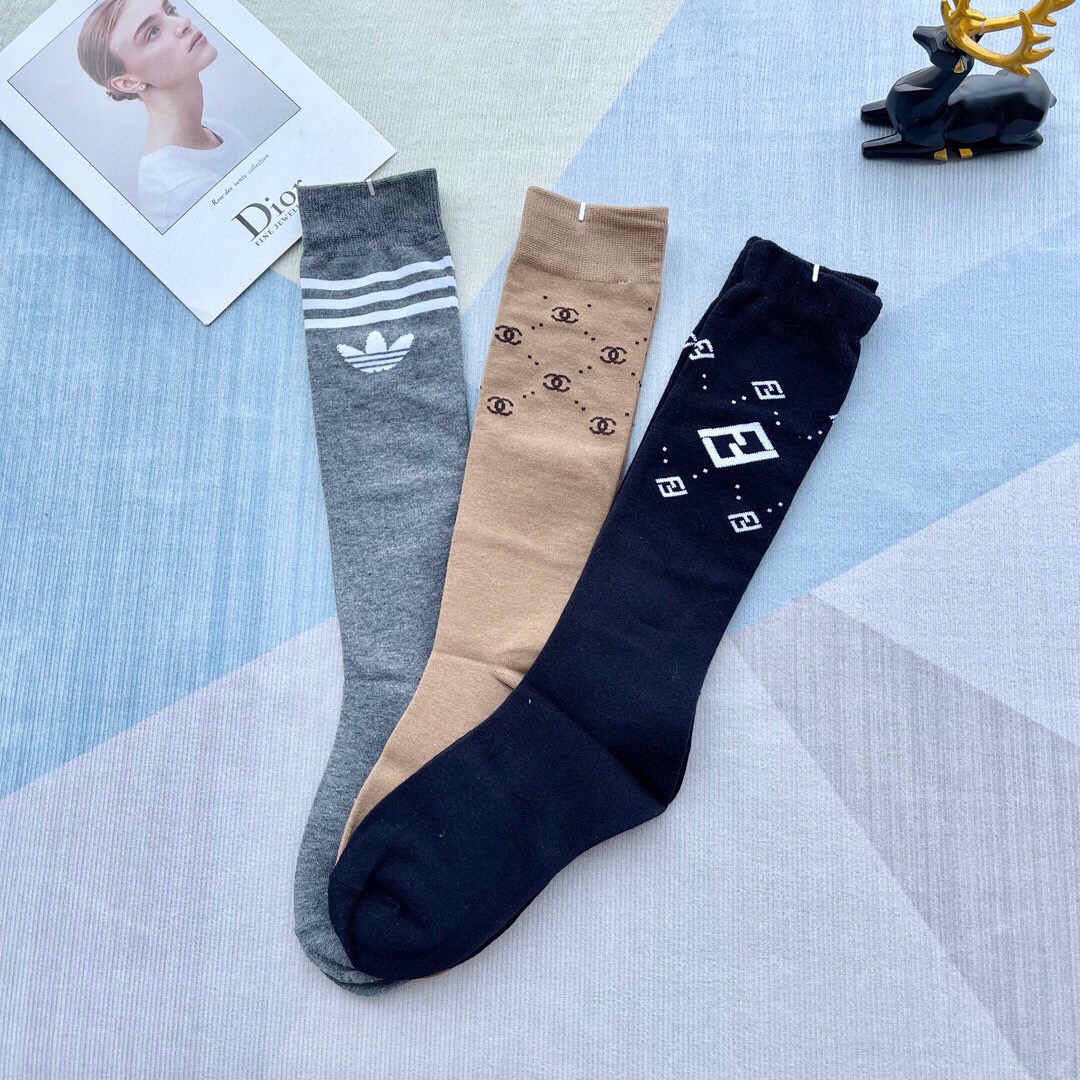 “Super-Explosive Net Red Socks: Platinum Fire for All Seasons” - 图片 2