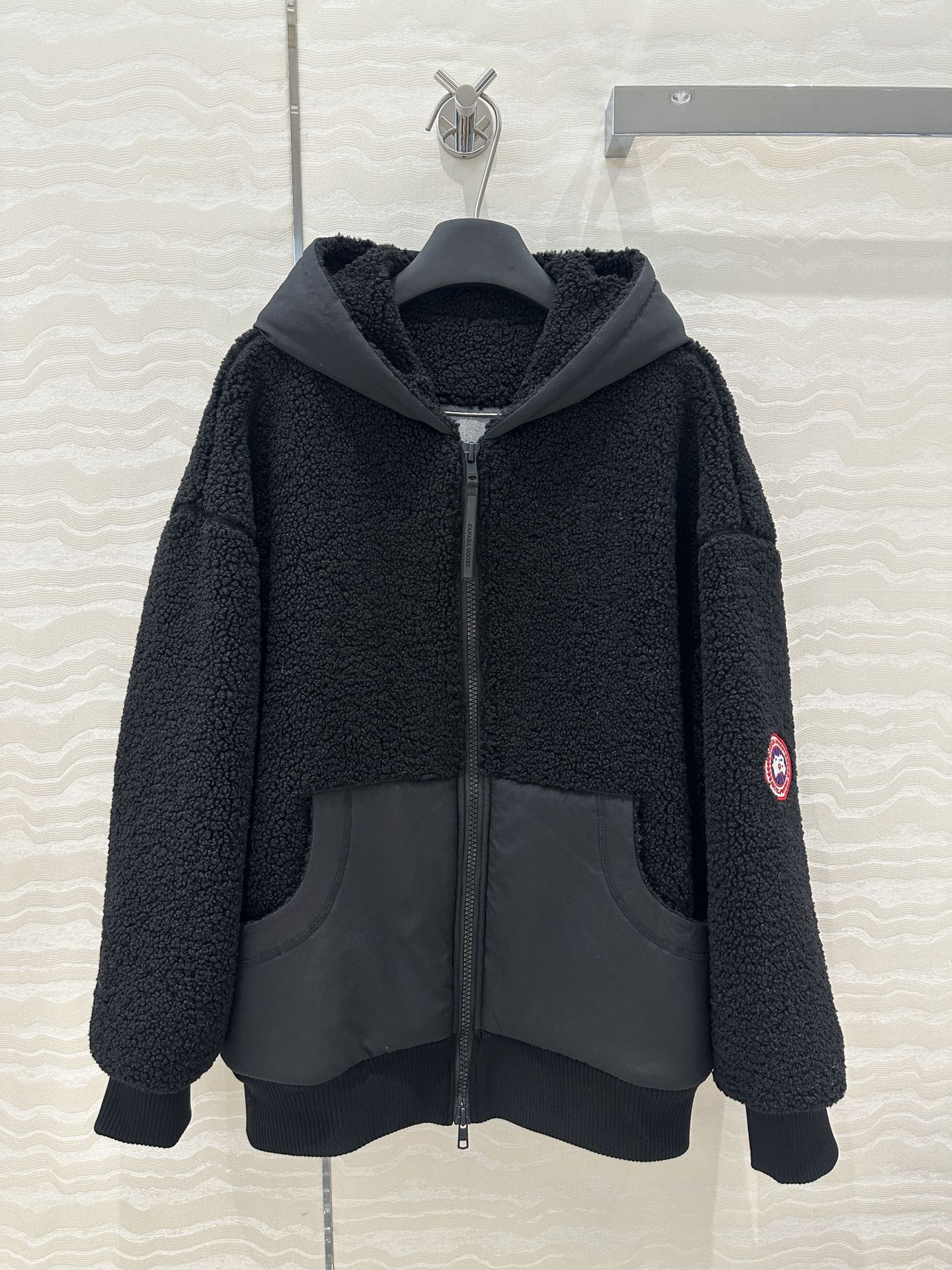 Exclusive Dustproof Bag for Stylish Geese and Lovely Lambs in New Autumn Winter Fashion