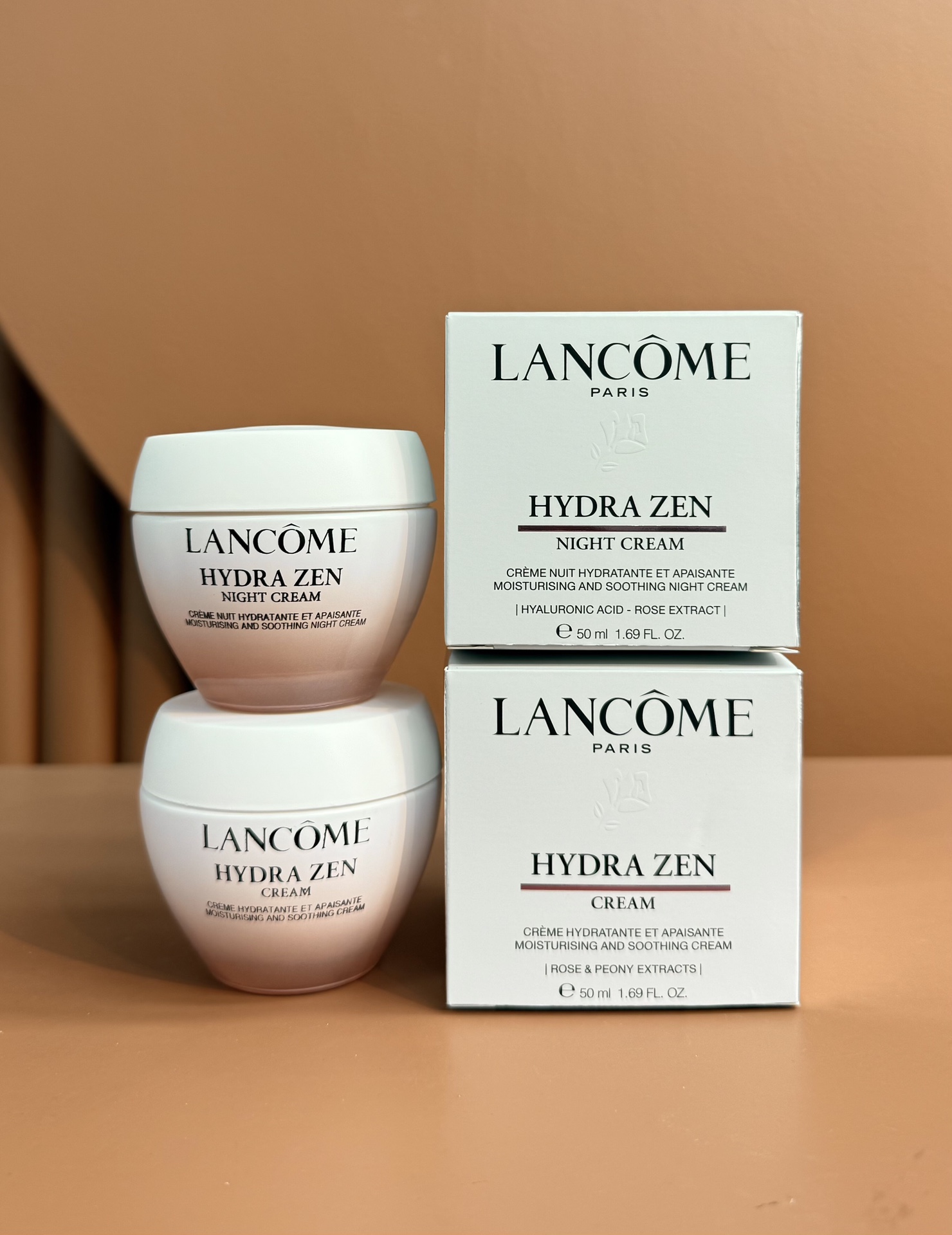 ✨50💰单支
✨90💰两件套
兰蔻水份缘日晚霜两件套！内含：日霜50ml，晚霜50ml。