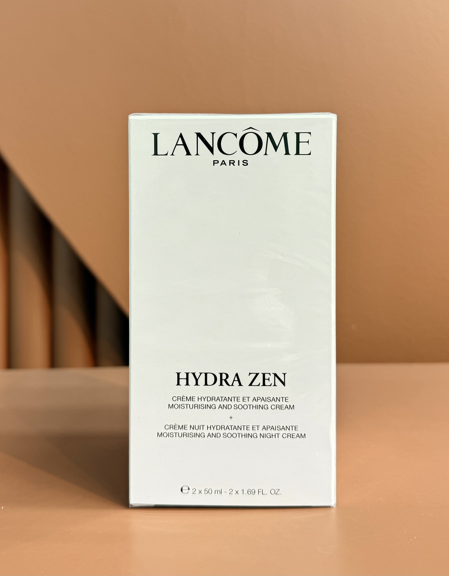 ✨50💰单支
✨90💰两件套
兰蔻水份缘日晚霜两件套！内含：日霜50ml，晚霜50ml。