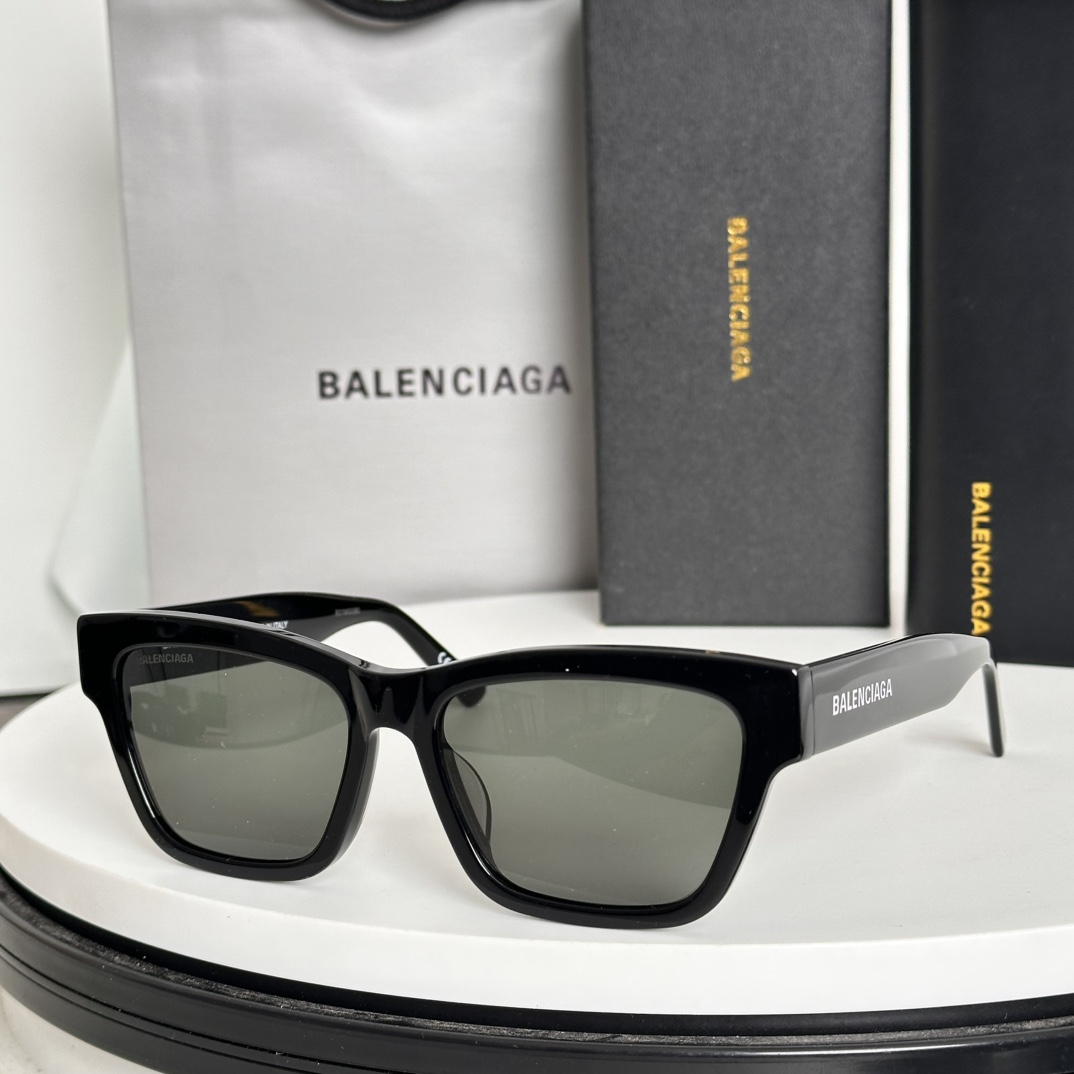 ️BALENCIAG*原版MODEL:BB0307SSIZE56口17-145