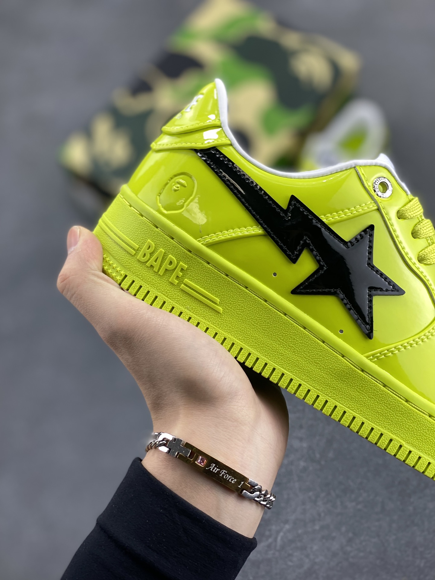 图片[6]-Bape Sk8 Sta To Nigo“ 潮流教父Nigo 品牌 猿人头低帮经典运动休闲板鞋 全套顶级包装 包含猿人logo定制防尘袋 定制迷彩鞋垫一副 抗压收纳抽屉式鞋盒 货号：1K30291302 尺码：36 36.5 37.5 38 38.5 39 40 40.5 41 42 42.5 43 44 44.5 45 46-选品中心