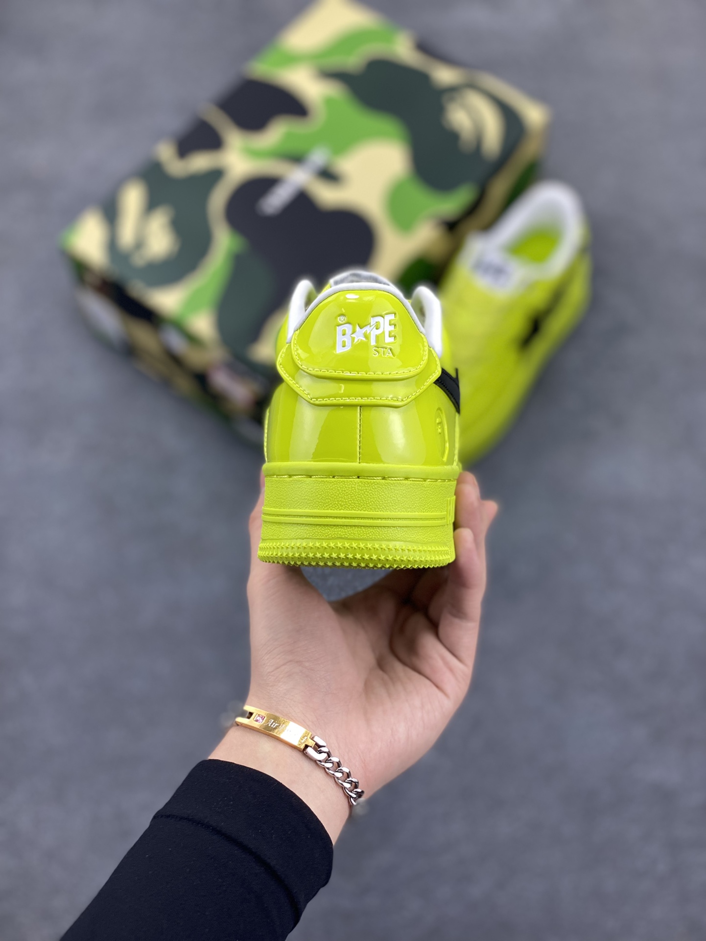 图片[4]-Bape Sk8 Sta To Nigo“ 潮流教父Nigo 品牌 猿人头低帮经典运动休闲板鞋 全套顶级包装 包含猿人logo定制防尘袋 定制迷彩鞋垫一副 抗压收纳抽屉式鞋盒 货号：1K30291302 尺码：36 36.5 37.5 38 38.5 39 40 40.5 41 42 42.5 43 44 44.5 45 46-选品中心