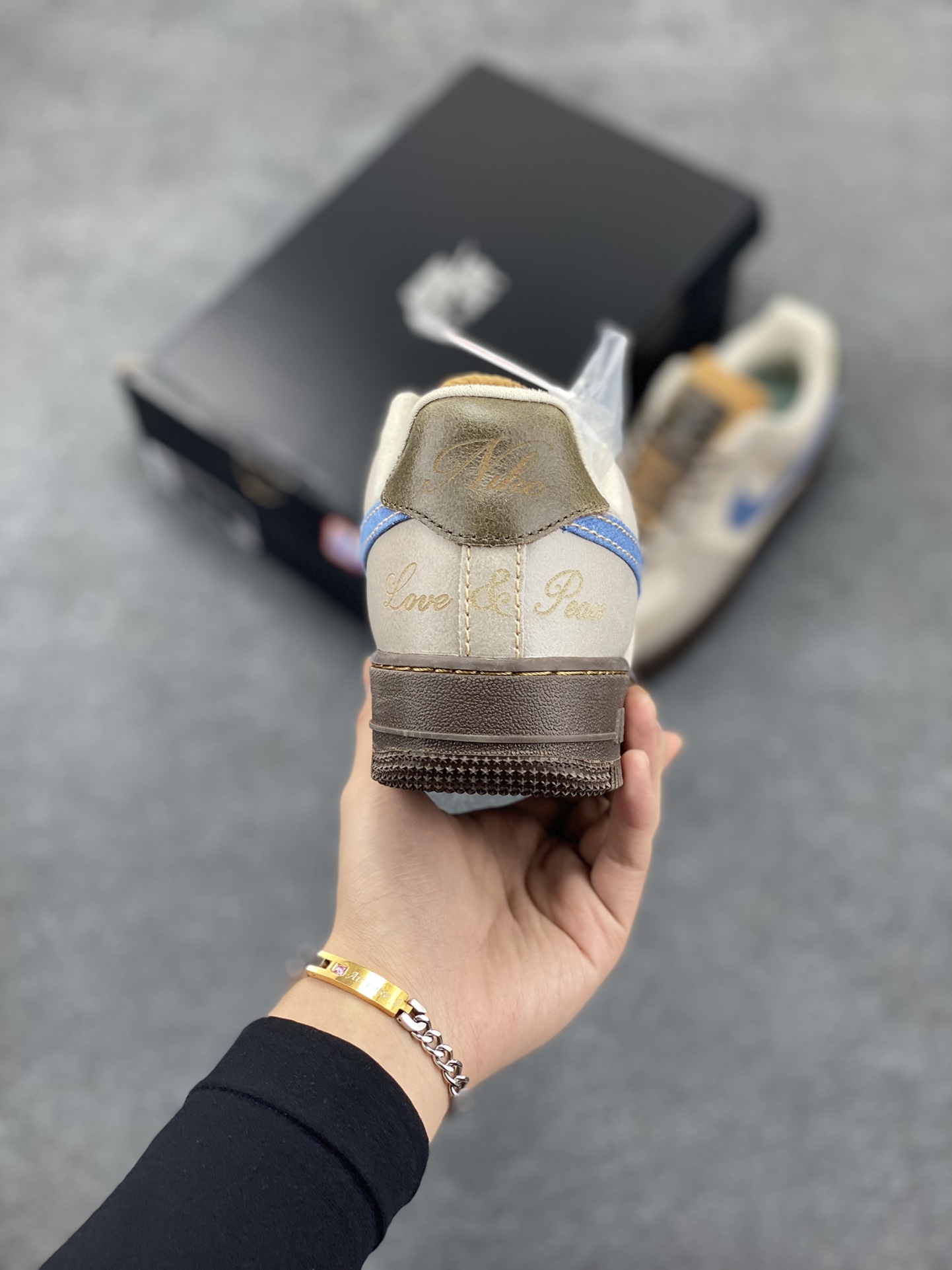 图片[4]-Nike Air Force 1 Low 蓝棕 空军一号低帮运动休闲板鞋 原楦头原纸板 打造纯正空军版型 专注外贸渠道 全掌内置蜂窝气垫 原盒配件 原厂中底钢印、拉帮完美 货号：HQ3458-142 尺码：36 36.5 37.5 38 38.5 39 40 40.5 41 42 42.5 43 44 44.5 45-选品中心