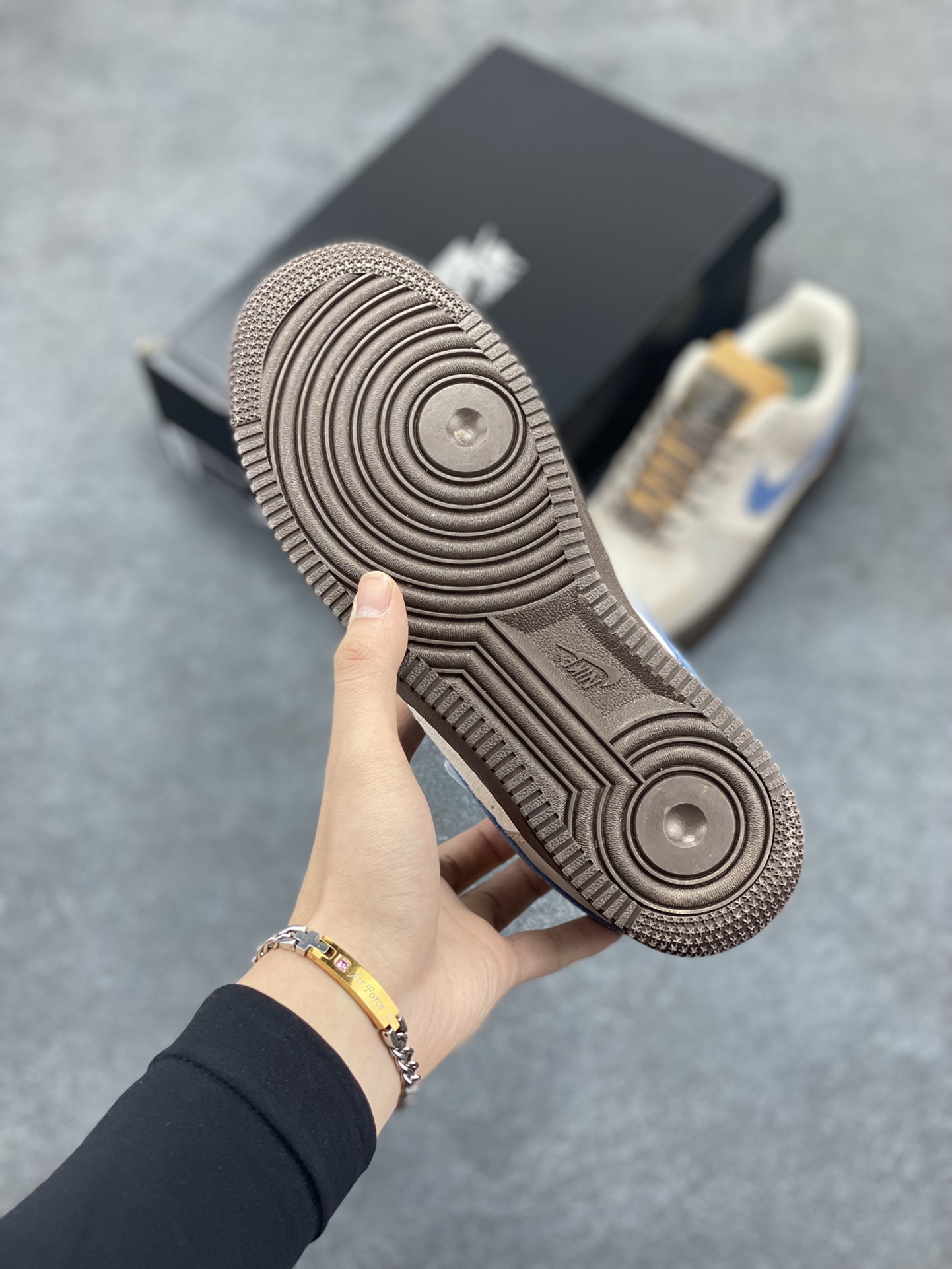 图片[5]-Nike Air Force 1 Low 蓝棕 空军一号低帮运动休闲板鞋 原楦头原纸板 打造纯正空军版型 专注外贸渠道 全掌内置蜂窝气垫 原盒配件 原厂中底钢印、拉帮完美 货号：HQ3458-142 尺码：36 36.5 37.5 38 38.5 39 40 40.5 41 42 42.5 43 44 44.5 45-选品中心