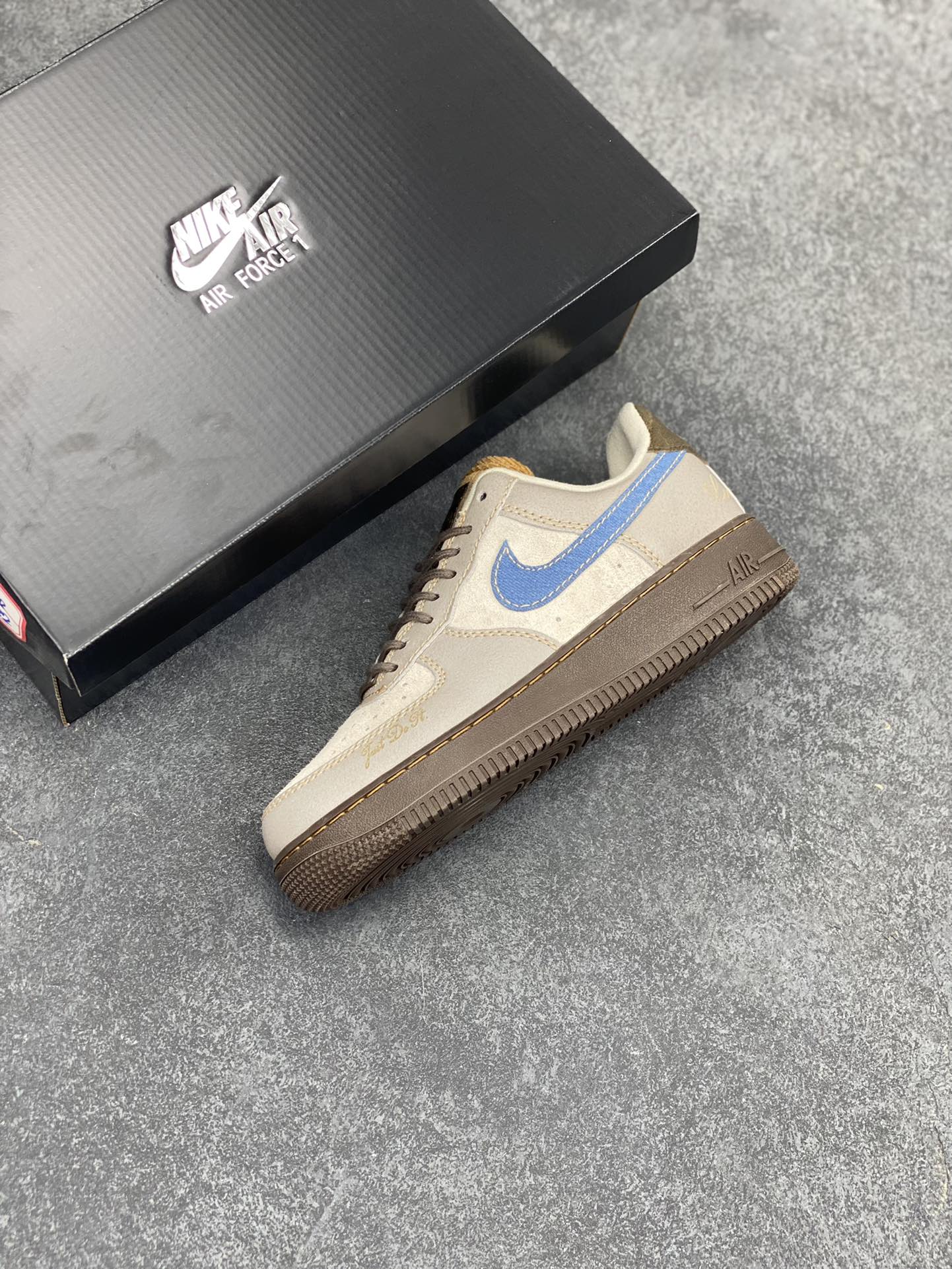 图片[7]-Nike Air Force 1 Low 蓝棕 空军一号低帮运动休闲板鞋 原楦头原纸板 打造纯正空军版型 专注外贸渠道 全掌内置蜂窝气垫 原盒配件 原厂中底钢印、拉帮完美 货号：HQ3458-142 尺码：36 36.5 37.5 38 38.5 39 40 40.5 41 42 42.5 43 44 44.5 45-选品中心
