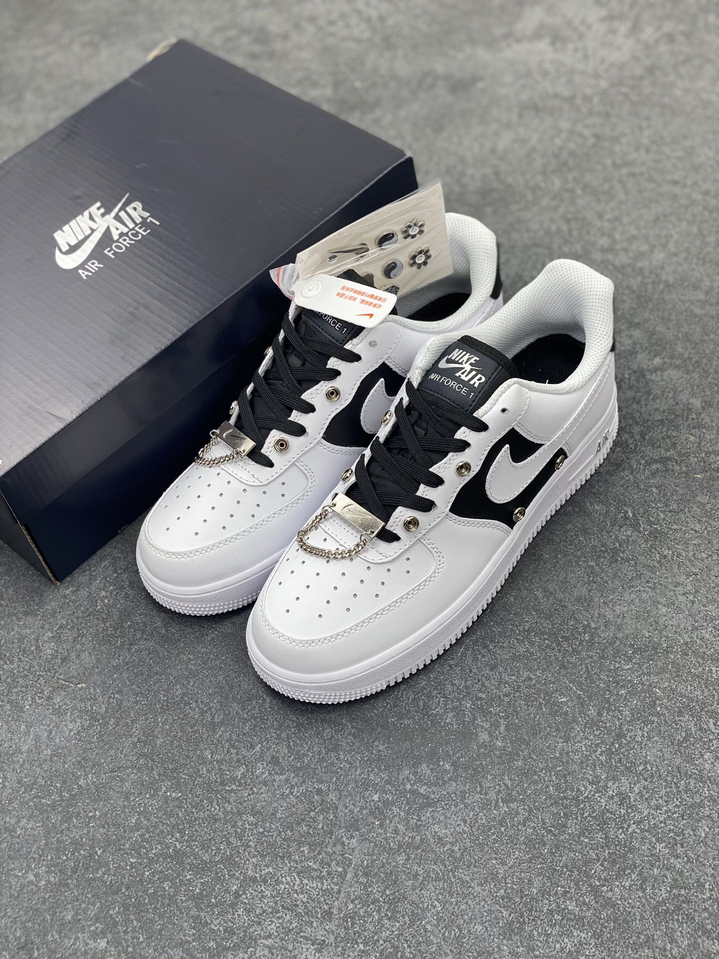 图片[8]-Nike Air Force 1 Low 银扣 原楦头原纸板 打造纯正空军版型#专注外贸渠道 全掌内置蜂窝气垫 #原盒配件 原厂中底钢印、拉帮完美 货号：DA8571-100 尺码：36 36.5 37.5 38 38.5 39 40 40.5 41 42 42.5 43 44 44.5 45-选品中心