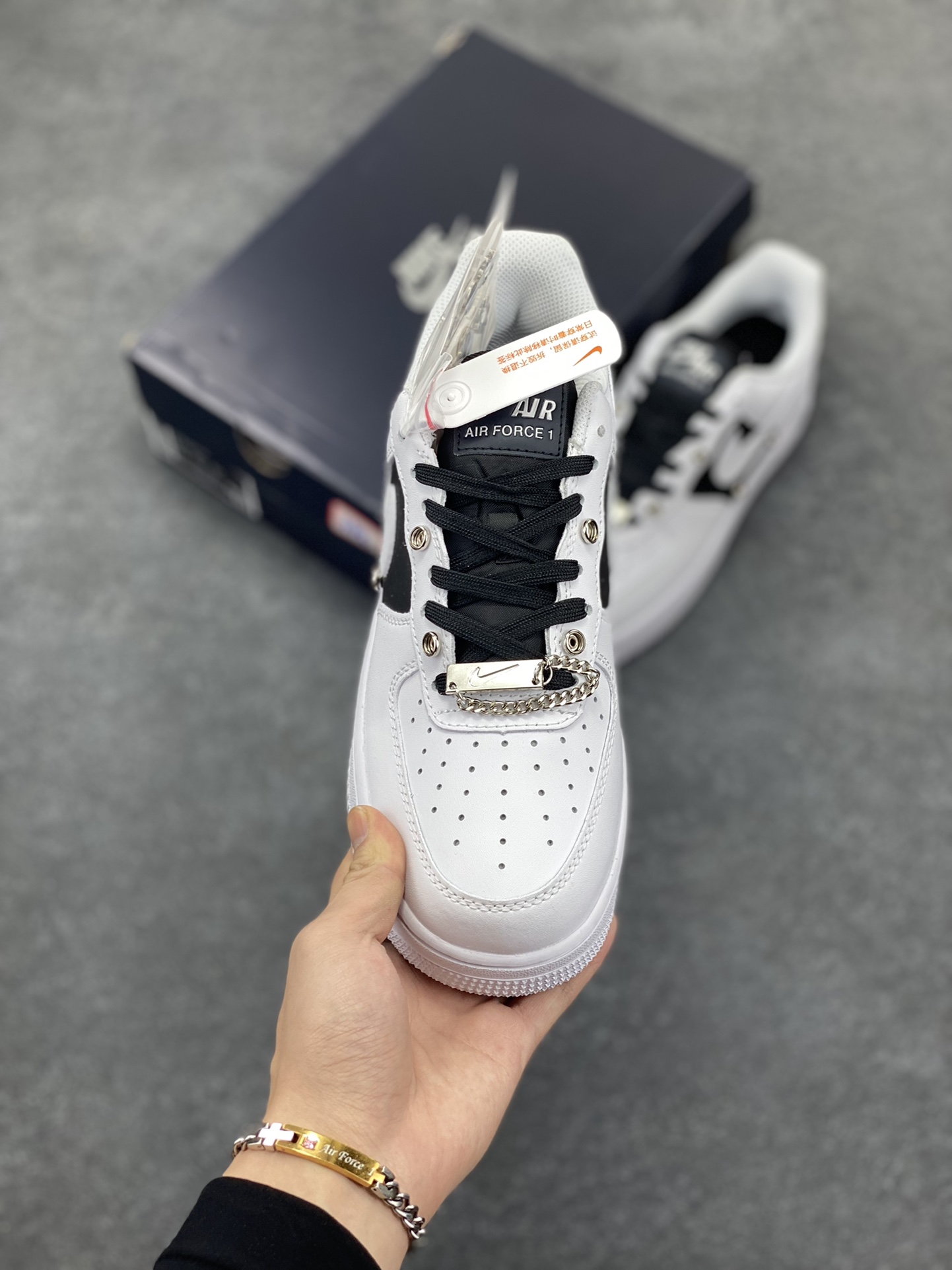 图片[2]-Nike Air Force 1 Low 银扣 原楦头原纸板 打造纯正空军版型#专注外贸渠道 全掌内置蜂窝气垫 #原盒配件 原厂中底钢印、拉帮完美 货号：DA8571-100 尺码：36 36.5 37.5 38 38.5 39 40 40.5 41 42 42.5 43 44 44.5 45-选品中心
