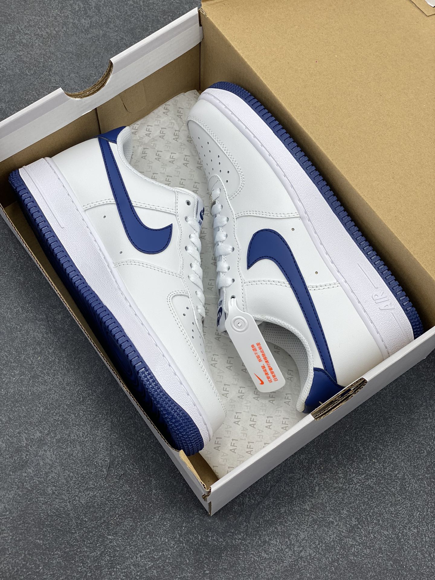 图片[9]-福利特价 Nk Air Force 1\’07 Low 白深蓝 空军一号低帮休闲板鞋 原楦头原纸板 打造纯正空军版型#专注外贸渠道 全掌内置蜂窝气垫 #原盒配件 原厂中底钢印、拉帮完美 货号：FJ4146-104 尺码：36 36.5 37.5 38 38.5 39 40 40.5 41 42 42.5 43 44 44.5 45-选品中心