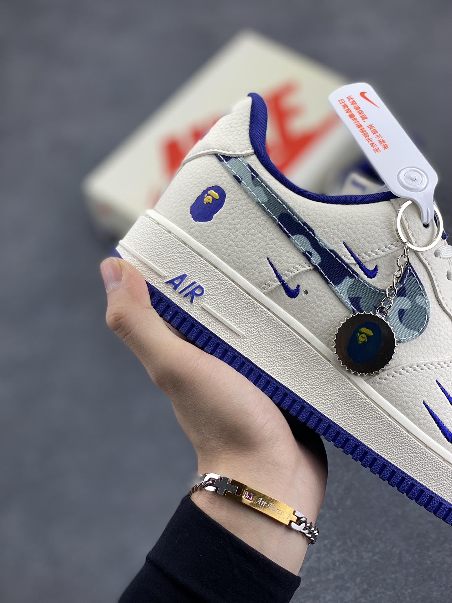图片[6]-NIke Air Force 1 \’07 Low “Bape联名–蓝四小勾”空军一号 低帮 运动鞋 休闲鞋 折边针车 工艺难度大 原楦头原纸板 原装鞋盒 定制五金配件 内置全掌气垫 原厂鞋底 货号：KK1988-036 尺码：36 36.5 37.5 38 38.5 39 40 40.5 41 42 42.5 43 44 44.5 45-选品中心